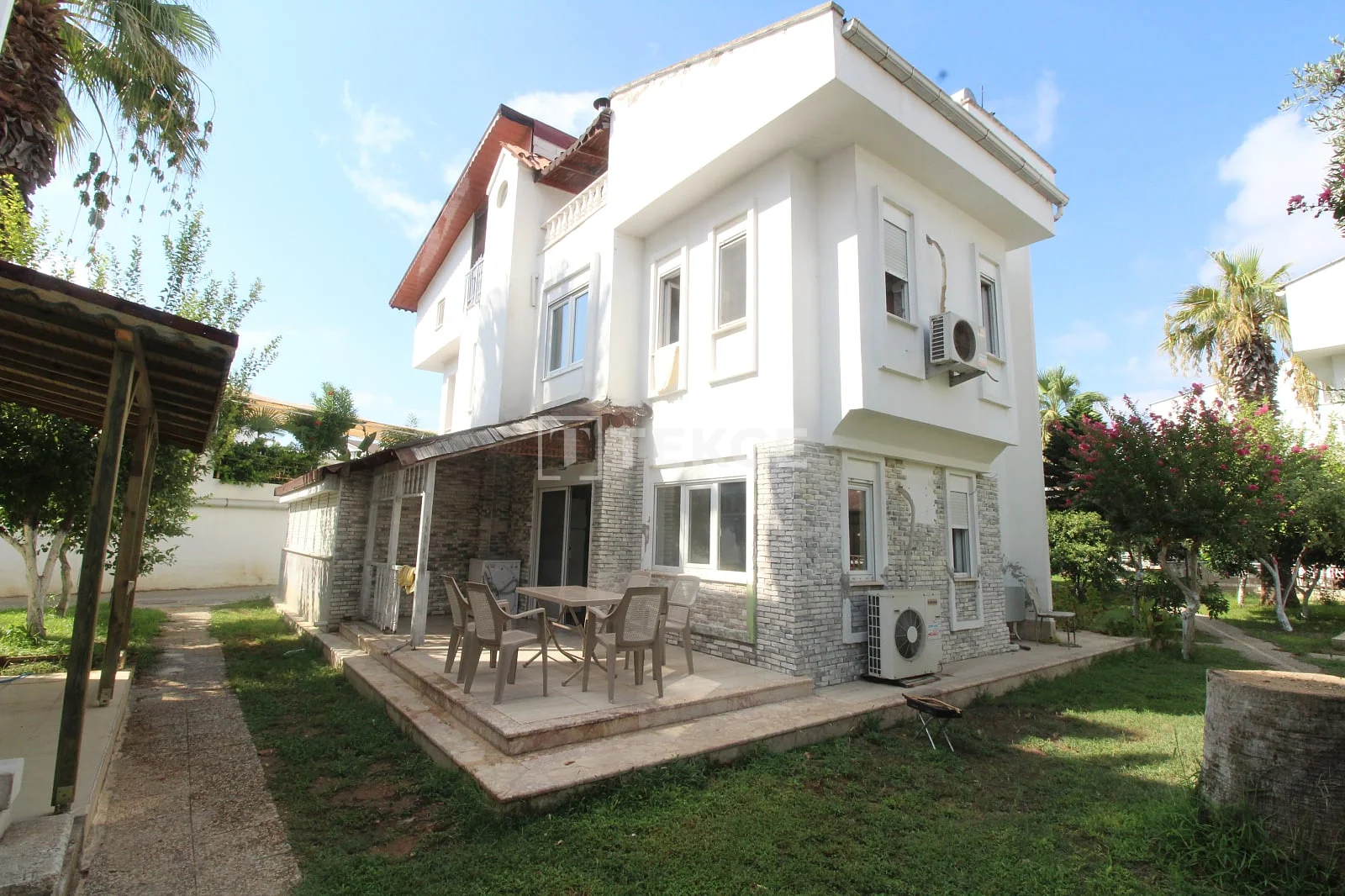 Вилла 4 комнаты (3 спальни) в Анталии, 140 м², 2 уровня