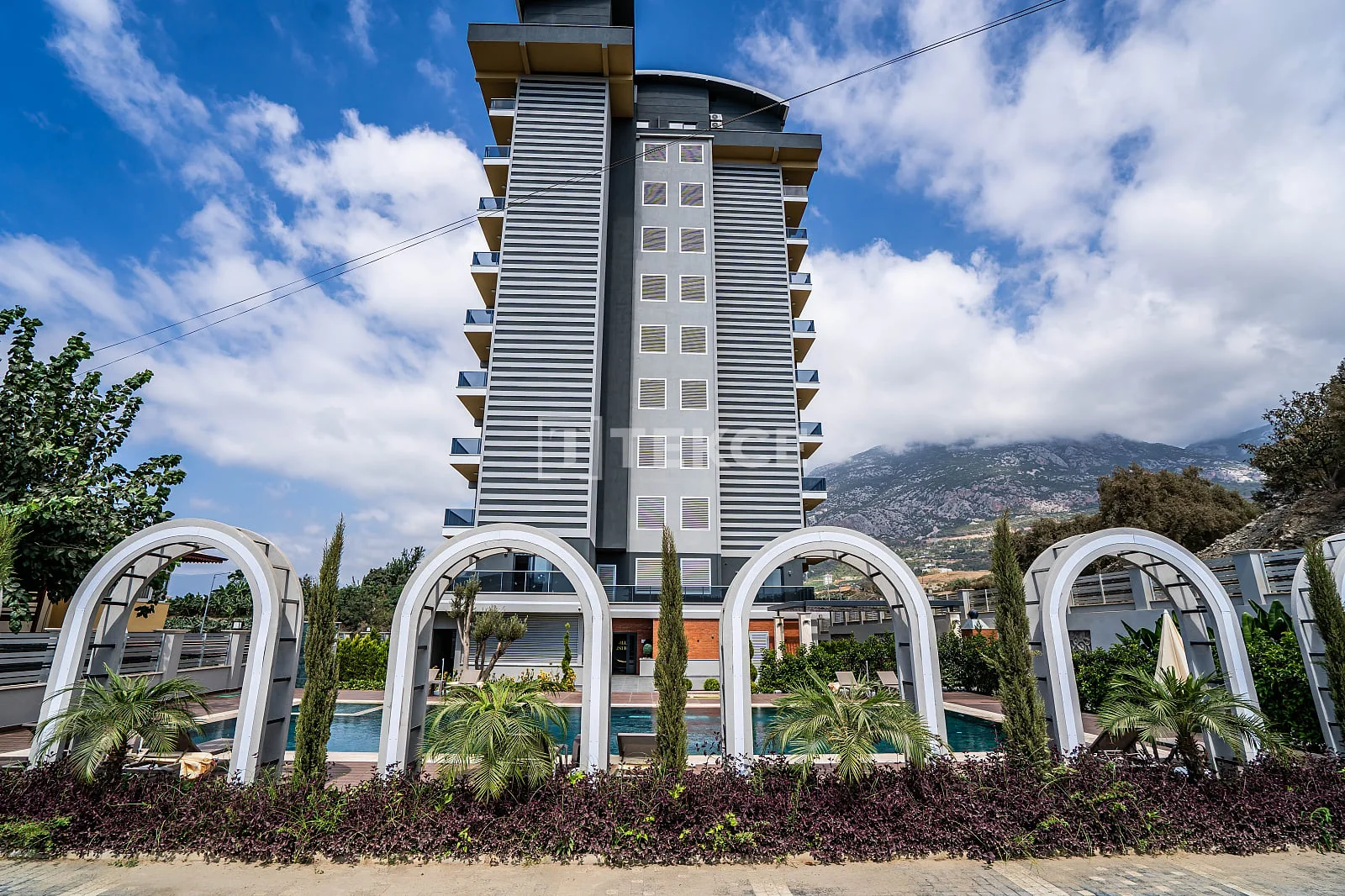 2-Bedroom Penthouse with Mountain and City Views in Mahmutlar, Alanya