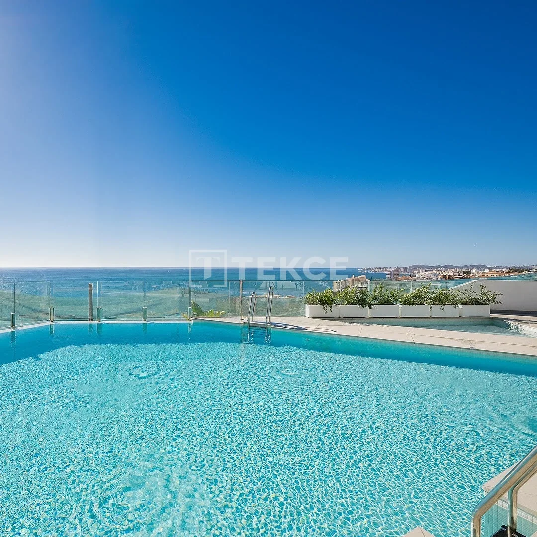 3-Bedroom Penthouse with Sea View in Fuengirola, photo 4