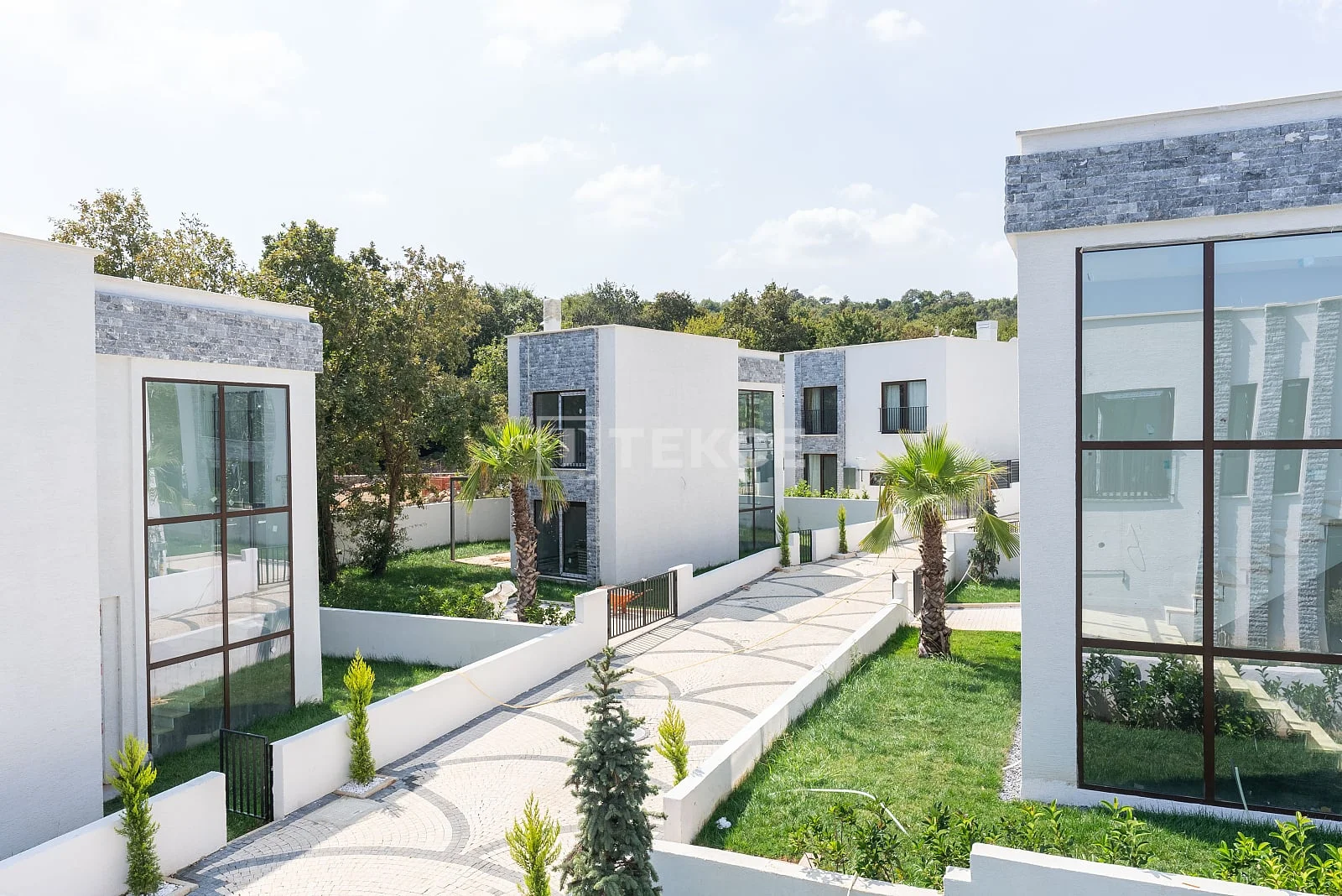 4-Bedroom Villa with Private Pool in Istanbul