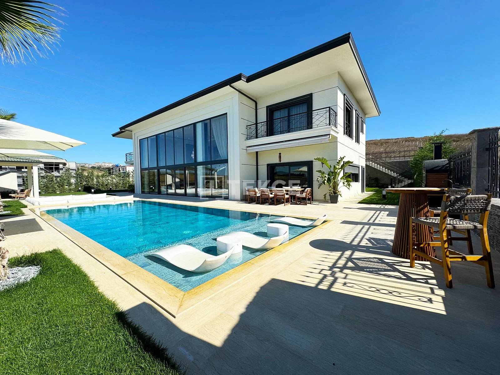 6-Bedroom Villa with Private Pool in Buyukcekmece, Istanbul