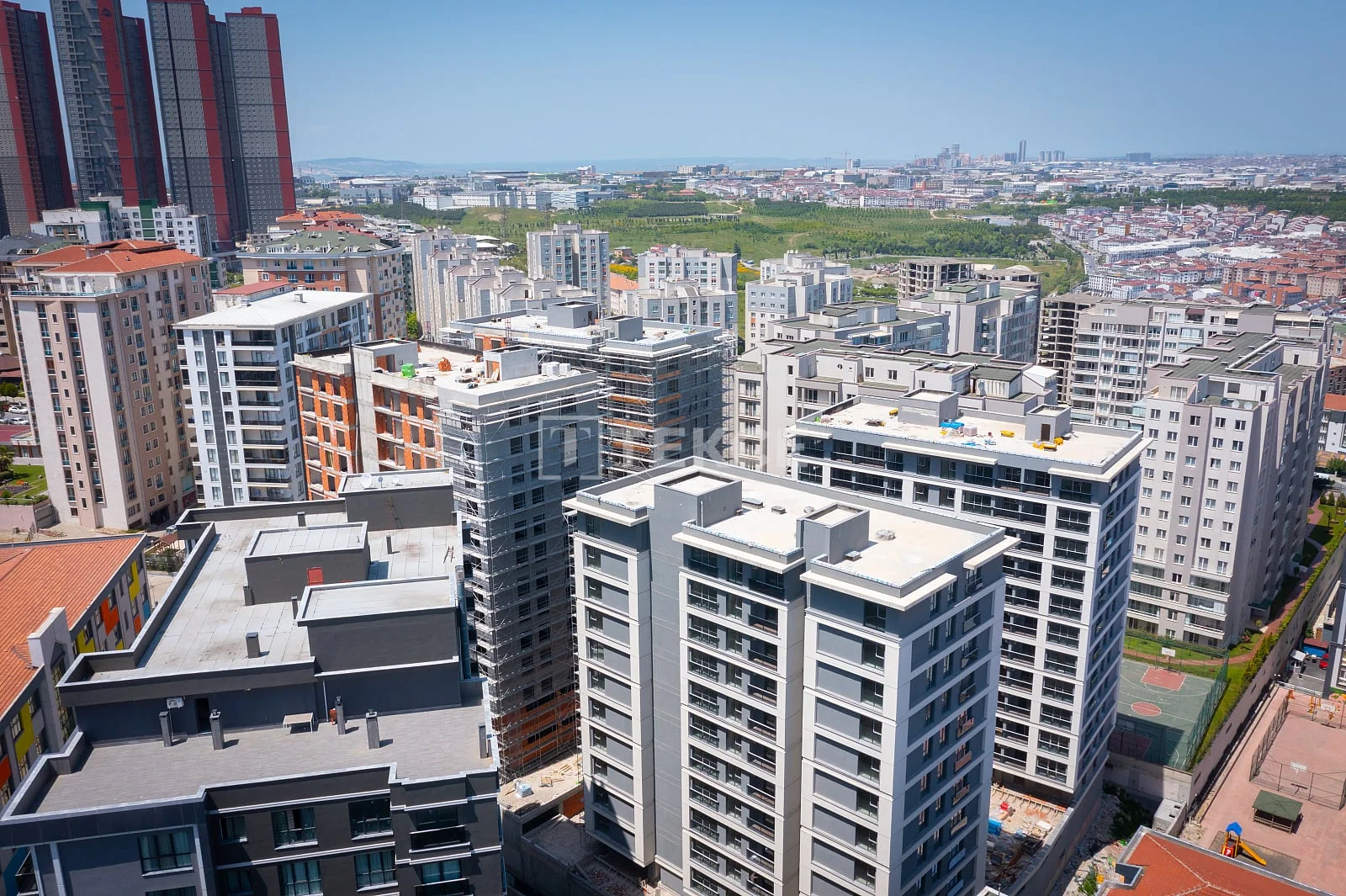 3-Bedroom Apartment with City View in Istanbul, photo 3