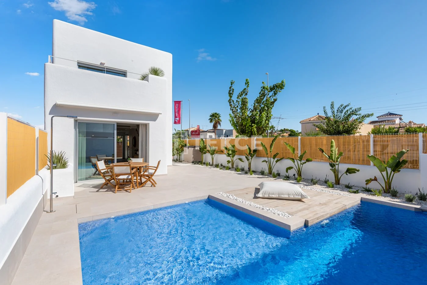 3-Bedroom Villa with Private Pool in Los Alcazares, photo 2