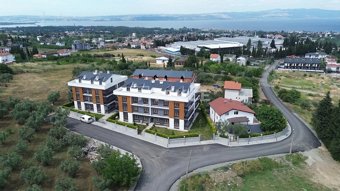 2-Bedroom Apartment with Sea and Nature Views in Altinova