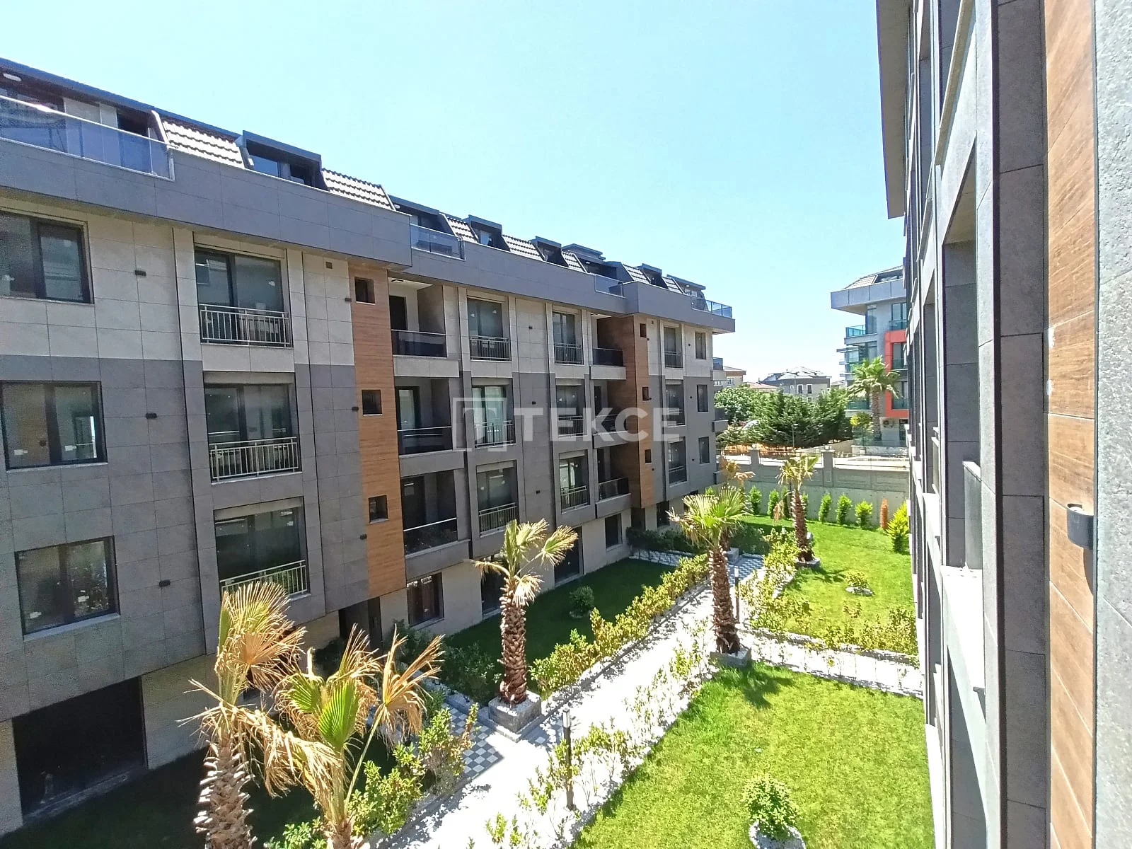 2-Bedroom Apartment with City View in Istanbul, photo 5