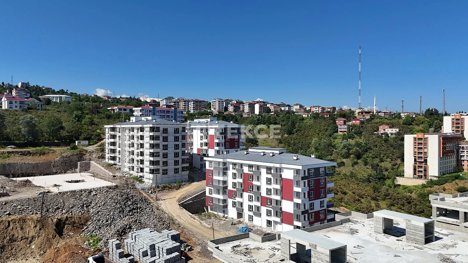 1-Bedroom Apartment with Sea and City View in Trabzon