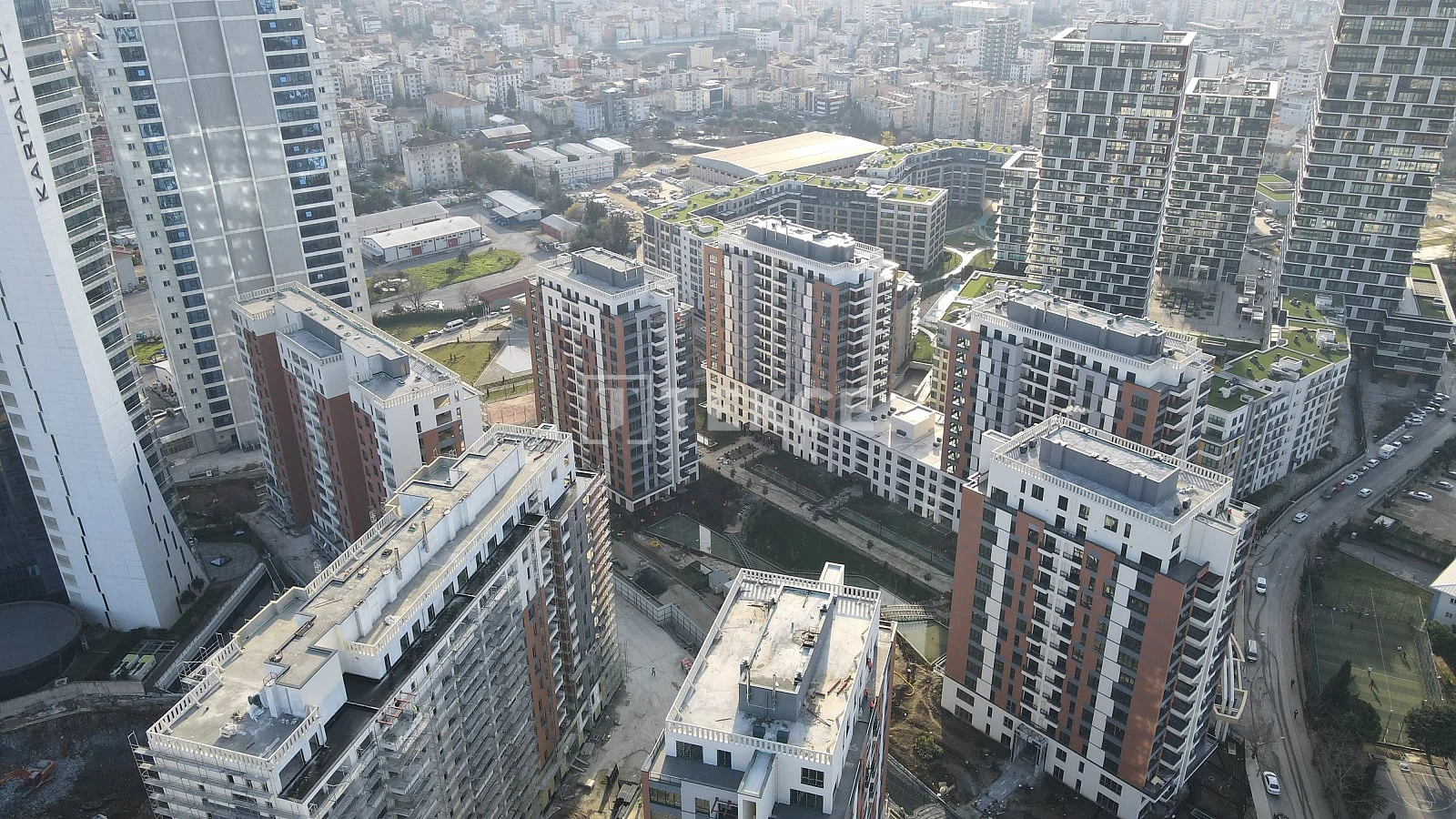 3-Bedroom Apartment with Balcony and Terrace in Kartal, Istanbul, photo 2