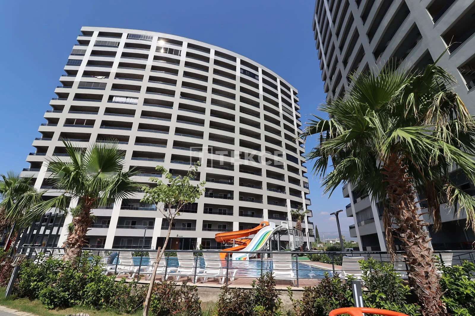 2-Bedroom Apartment with Sea View in Mersin