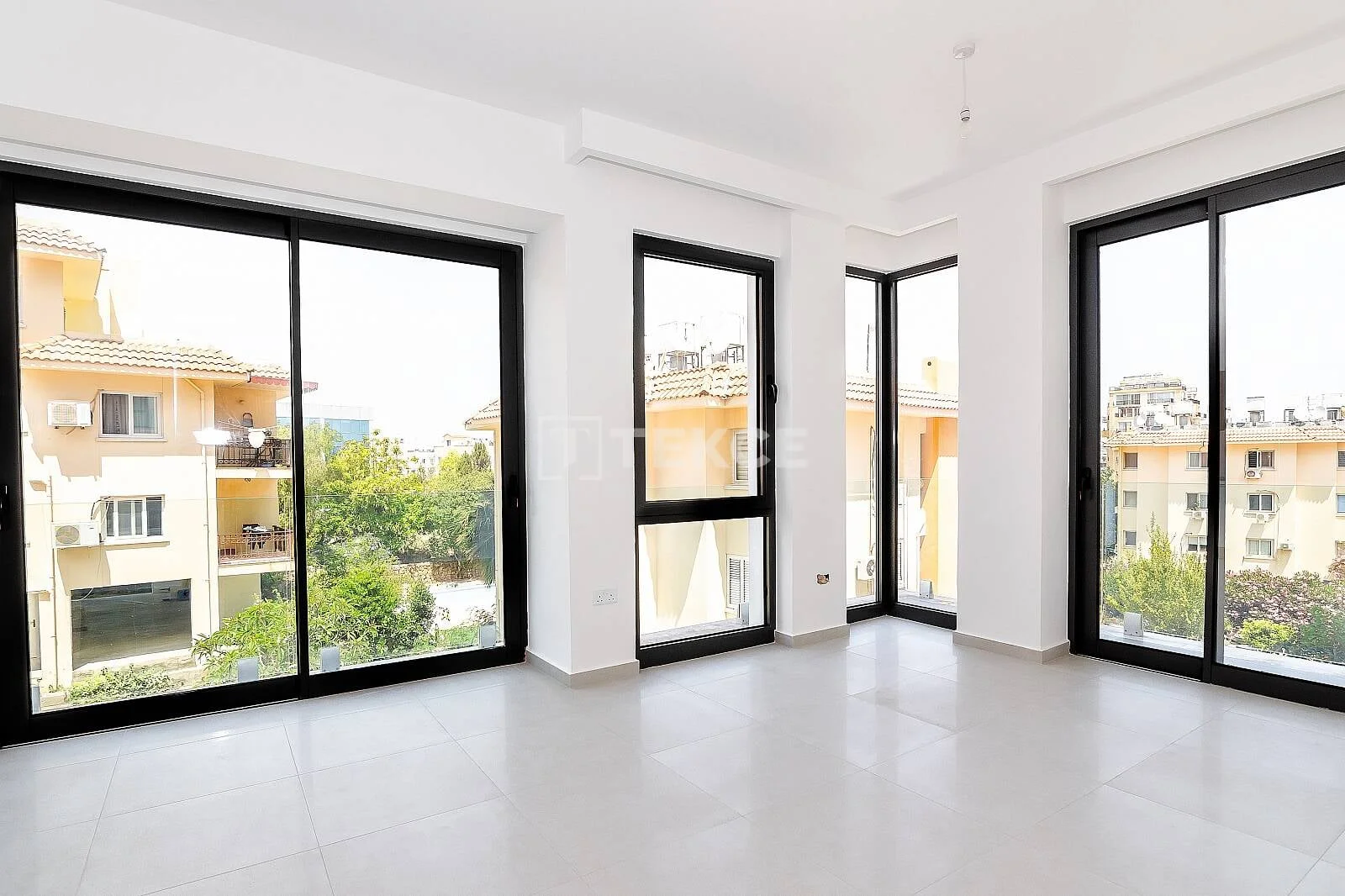2-Bedroom Apartment with Mountain and City Views in Kyrenia, photo 4