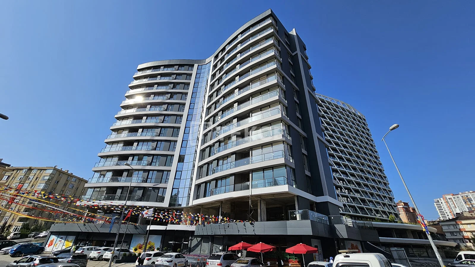 2-Bedroom Apartment with Shared Pool in Istanbul, photo 2