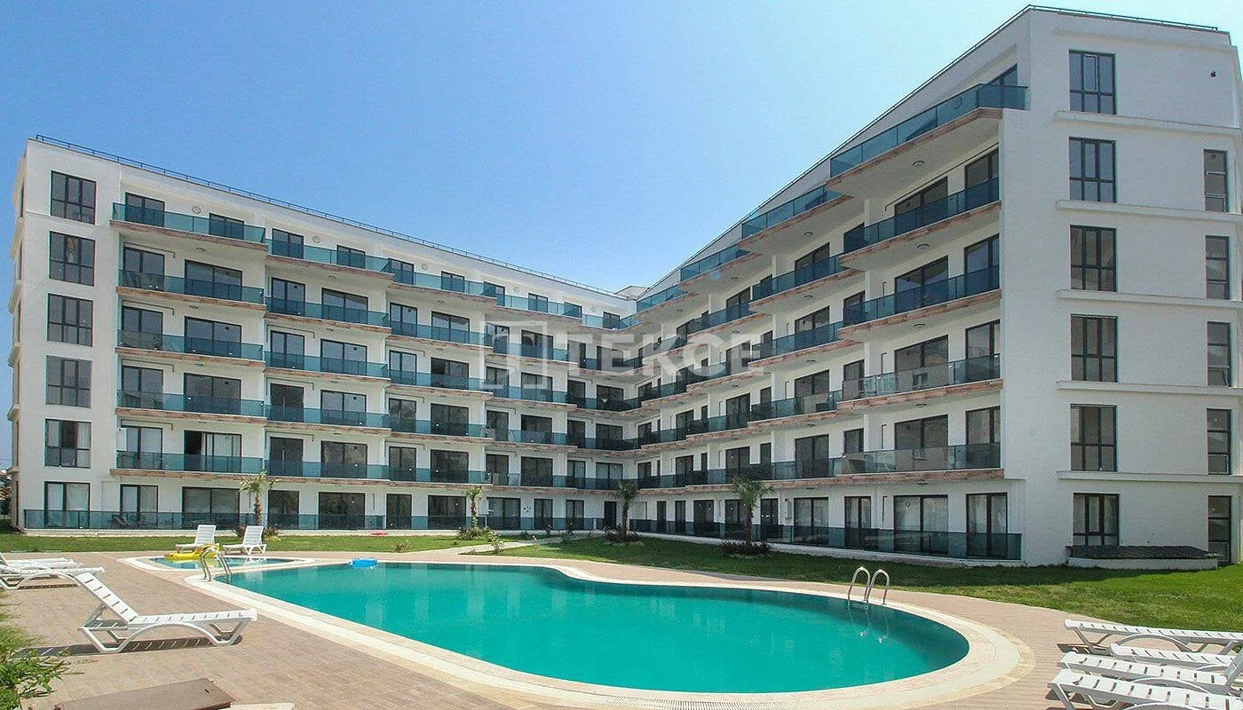 1-Bedroom Apartment with Sea View in Cinarcik, Turkey, photo 2