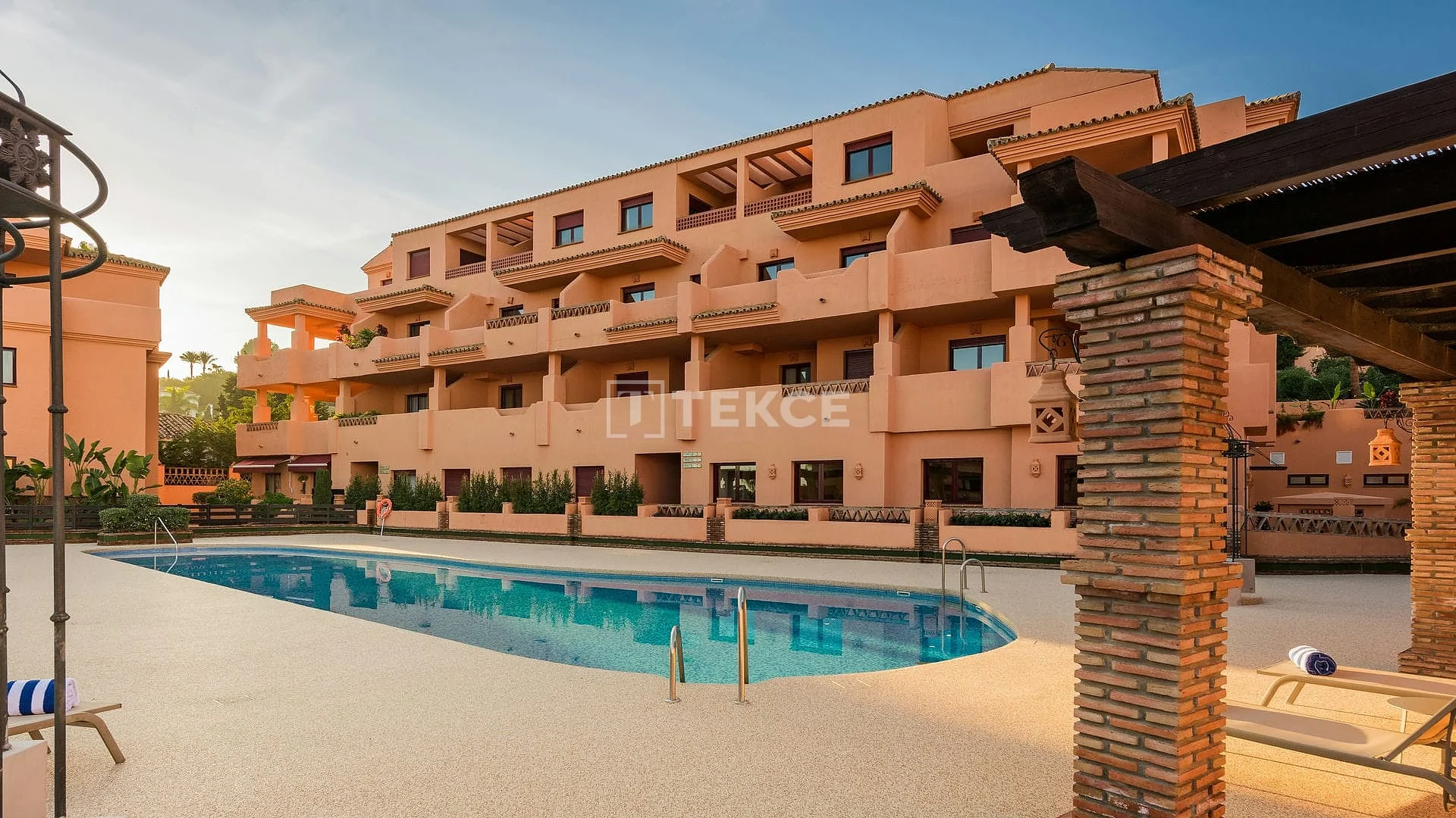 3-Bedroom Penthouse and Apartments with Shared Pool in Benahavís, photo 2