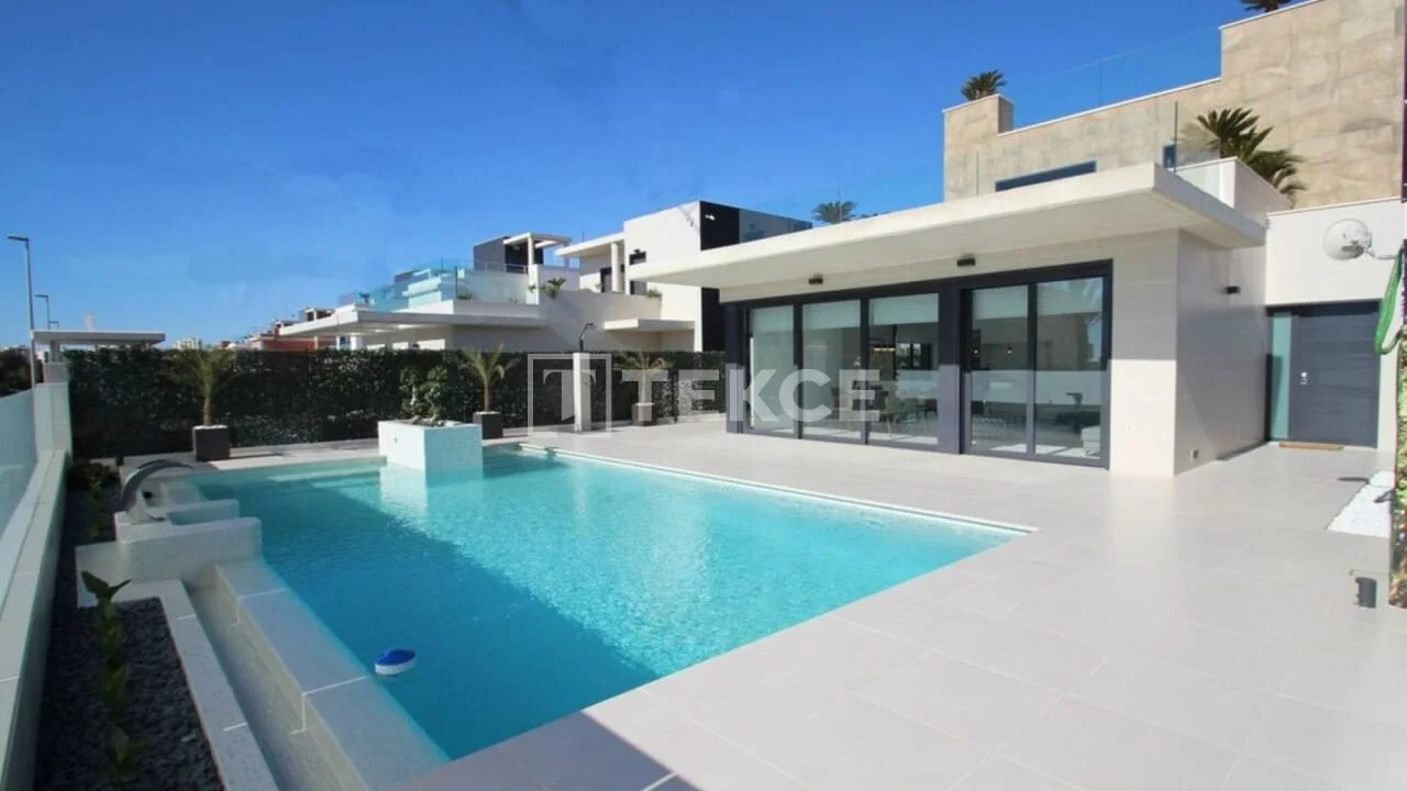 3-Bedroom Villa with Private Pool and Sea View in San Miguel de Salinas, photo 3
