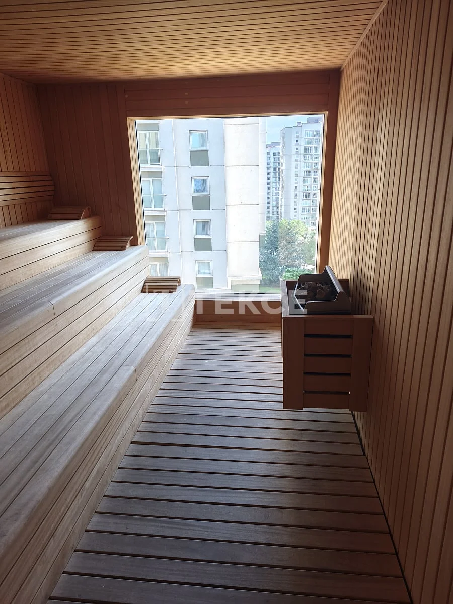 1-Bedroom Apartment with City View in Istanbul, photo 5