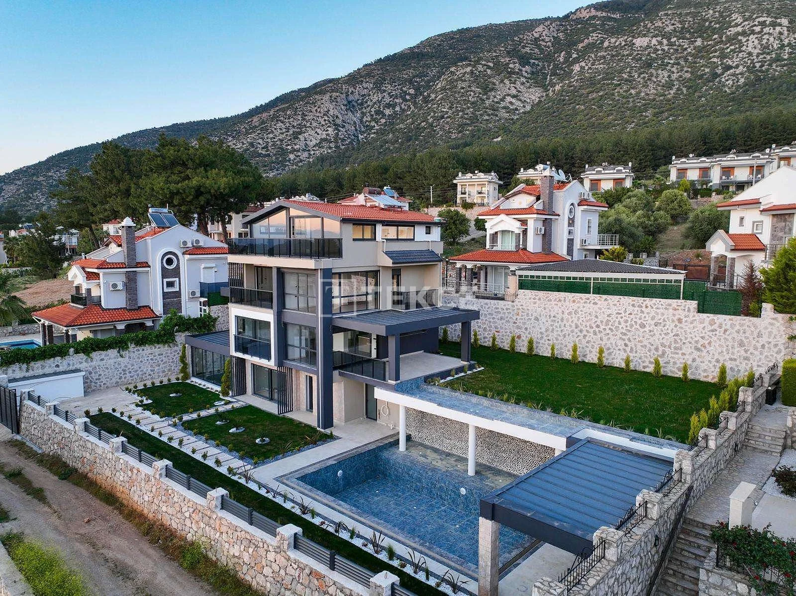 4-Bedroom Villa with Private Pool and Spa in Fethiye