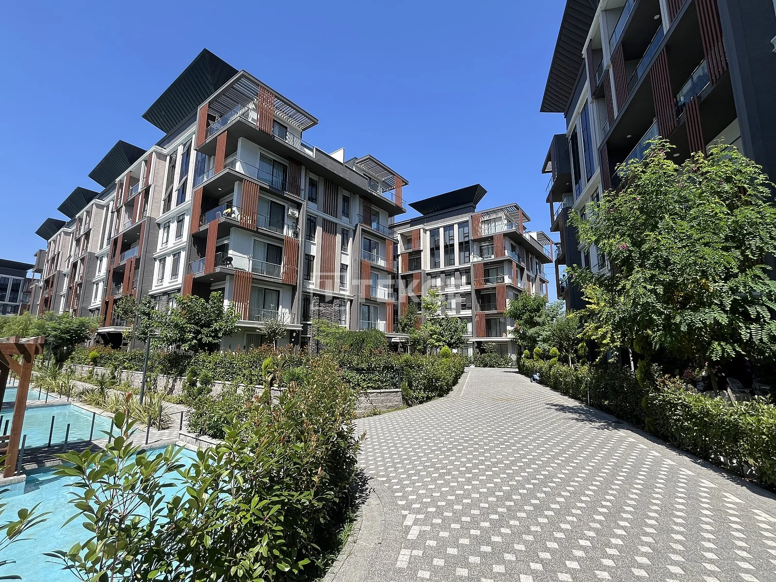 4-Bedroom Apartment with Forest and Lake Views in Kocaeli, photo 5