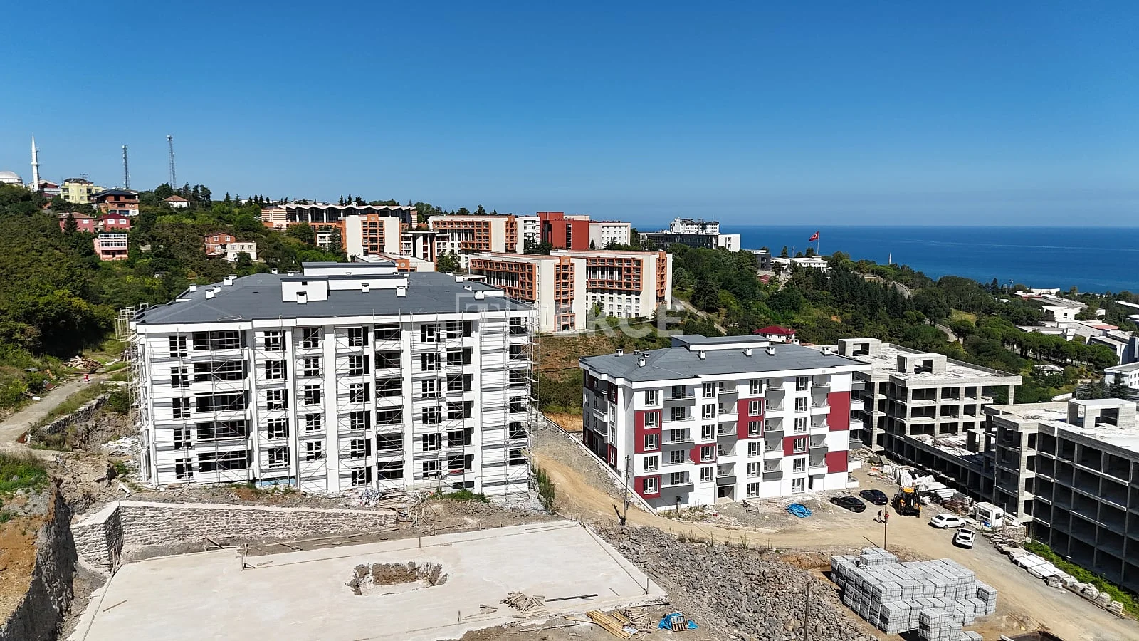 1-Bedroom Apartment with Sea and City View in Trabzon, photo 4