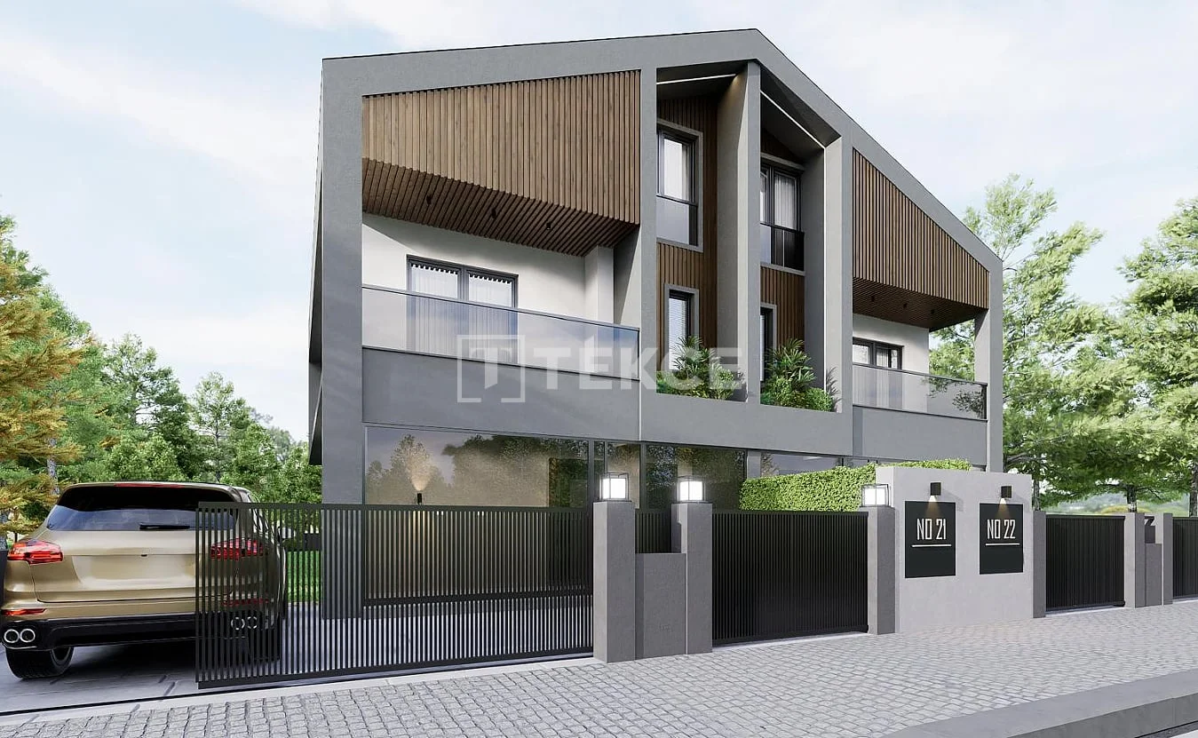 4-Bedroom Duplex Villa with Private Garden in Cankaya, Ankara