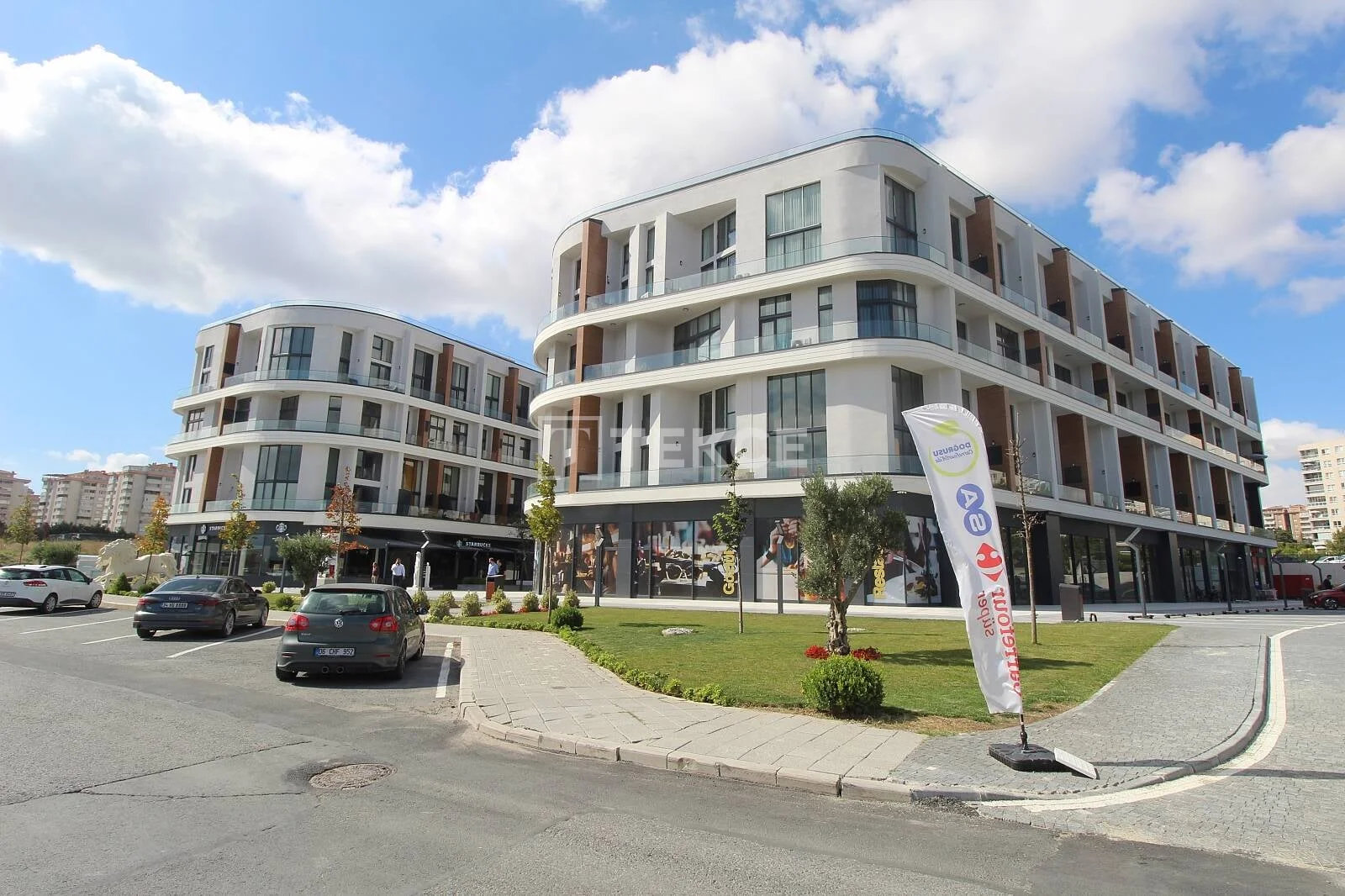 2-Bedroom Apartment with Sea and City Views in Istanbul, photo 2