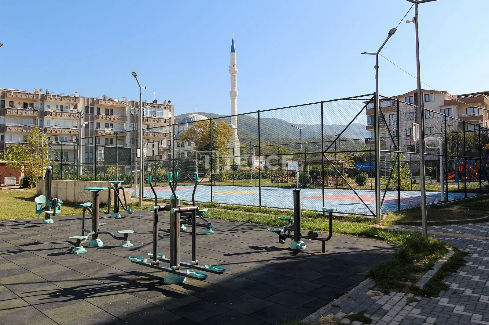 1-Bedroom (2+1) Apartment with Sea and City Views in Çinarçık, photo 4