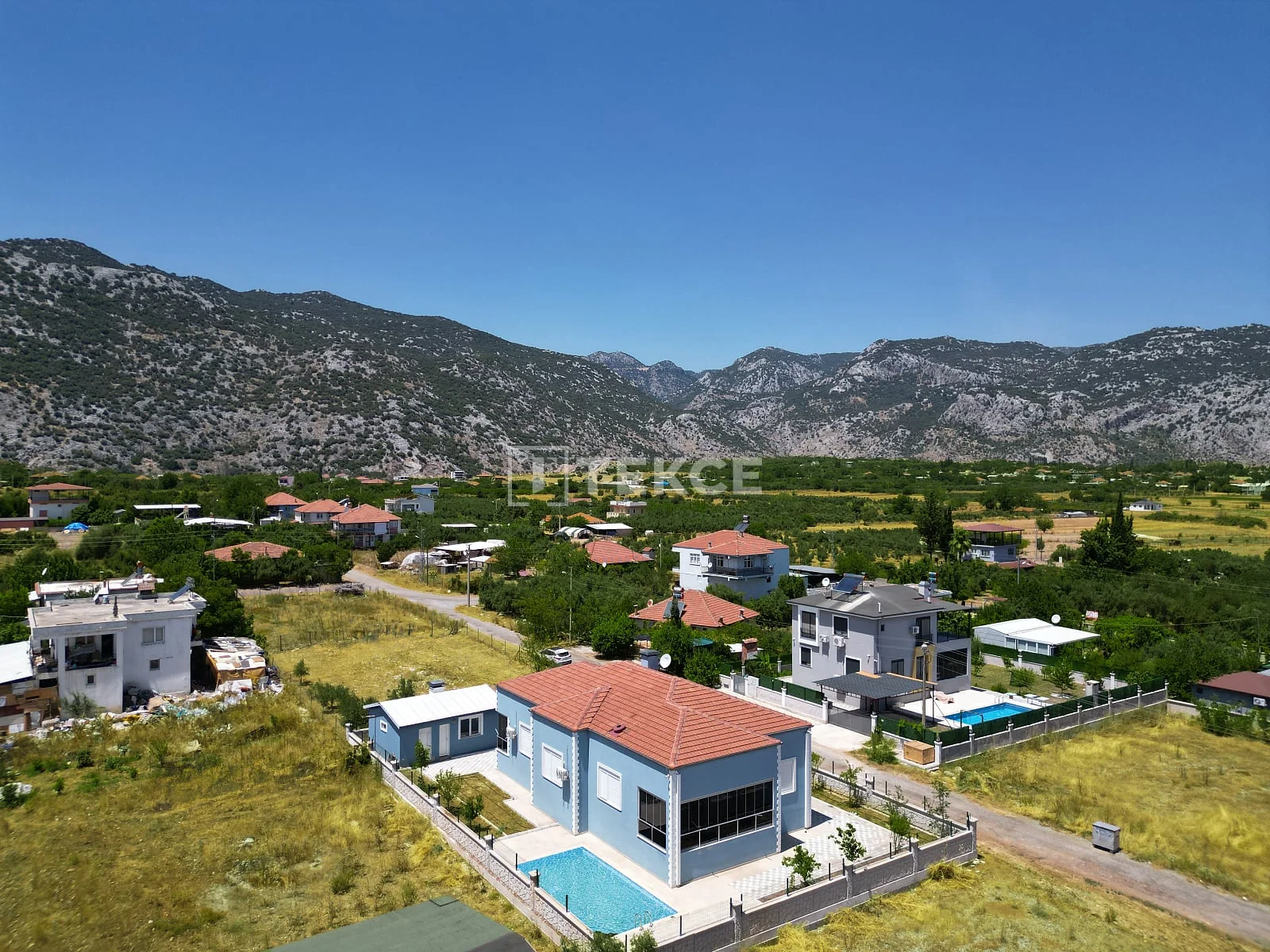 3-Bedroom Villa with Private Pool and Mountain Views in Dosemealti, photo 4
