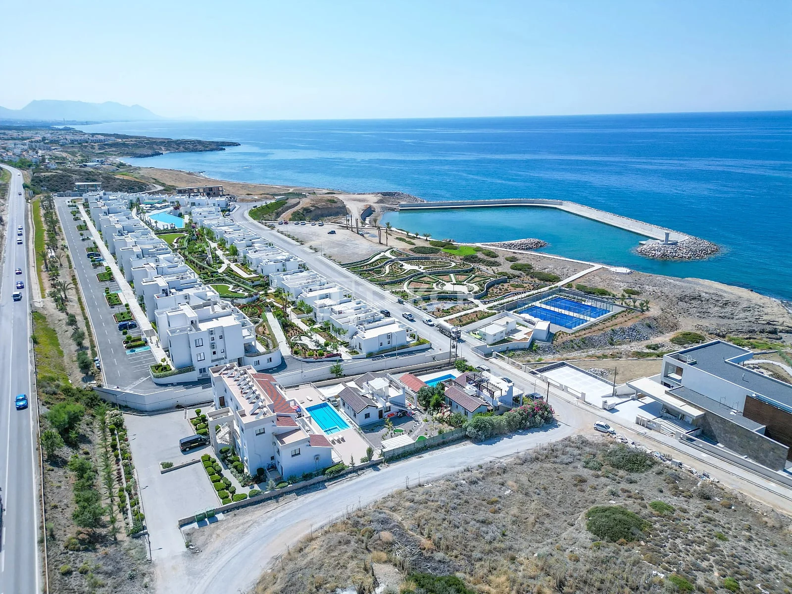 3-Bedroom Apartment with Sea View on the Beachfront in Kyrenia, photo 5