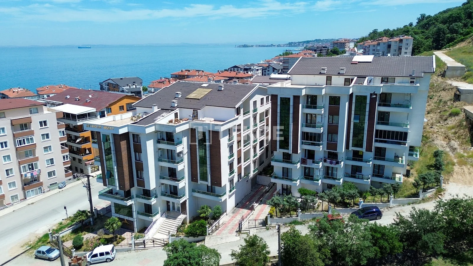 2-Bedroom Furnished Apartment in Çinarcık, Turkey
