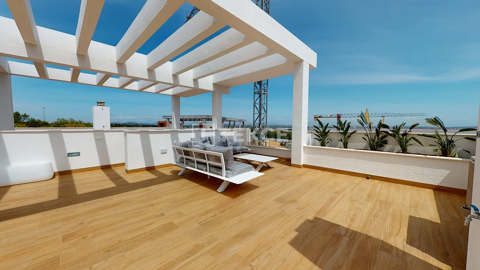 2-Bedroom Apartment with Lake View in Torrevieja, photo 5