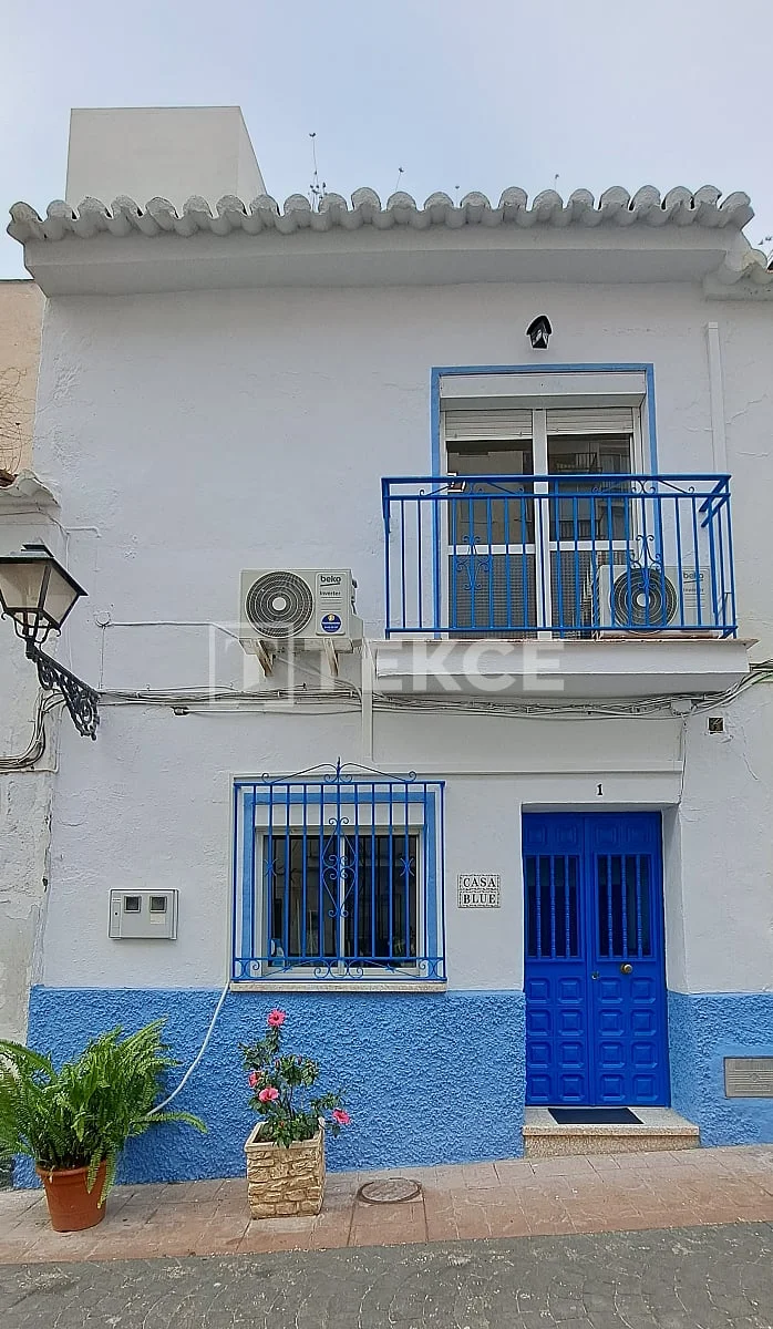 2-Bedroom Townhouse with Terrace and City View in Turrox, photo 4
