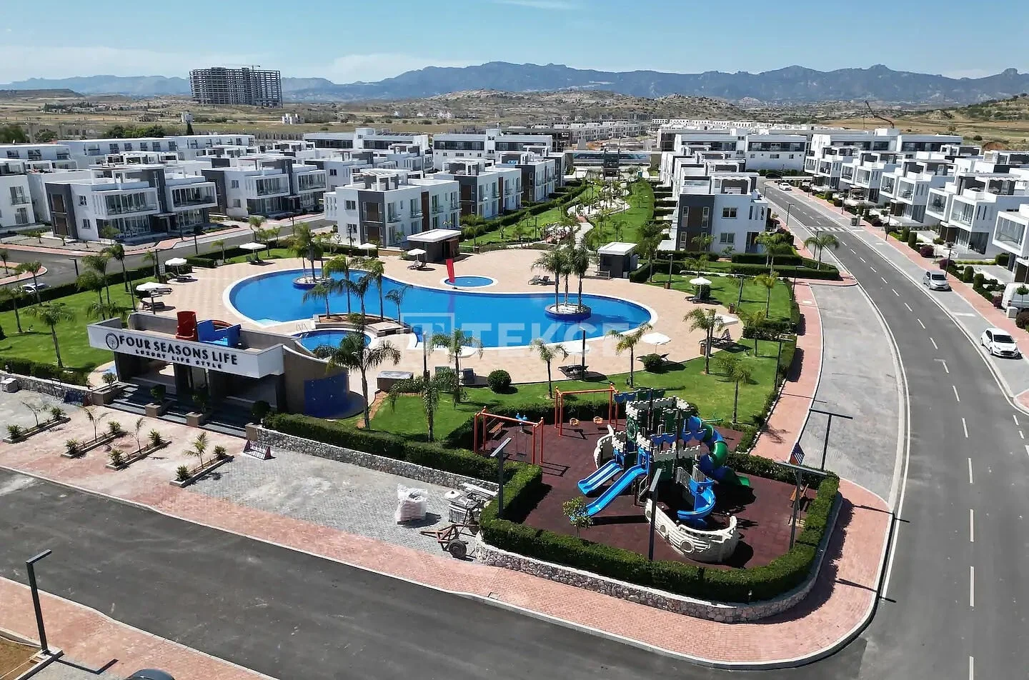 1-Bedroom Penthouse with Sea View in Iskele, photo 2