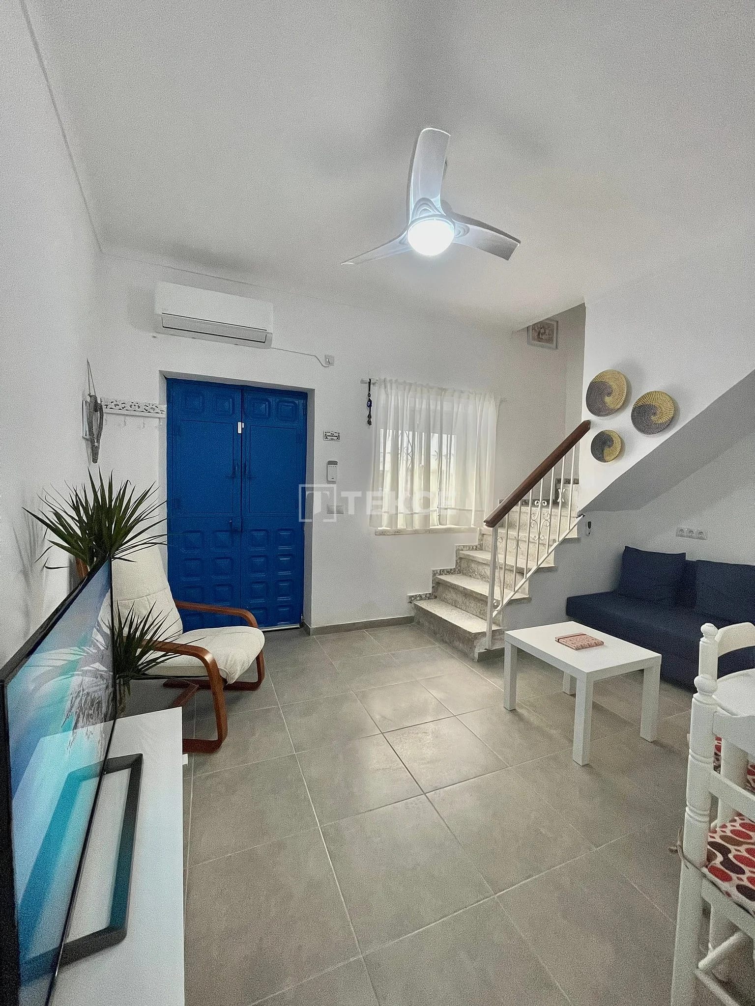 2-Bedroom Townhouse with Terrace and City View in Turrox, photo 2
