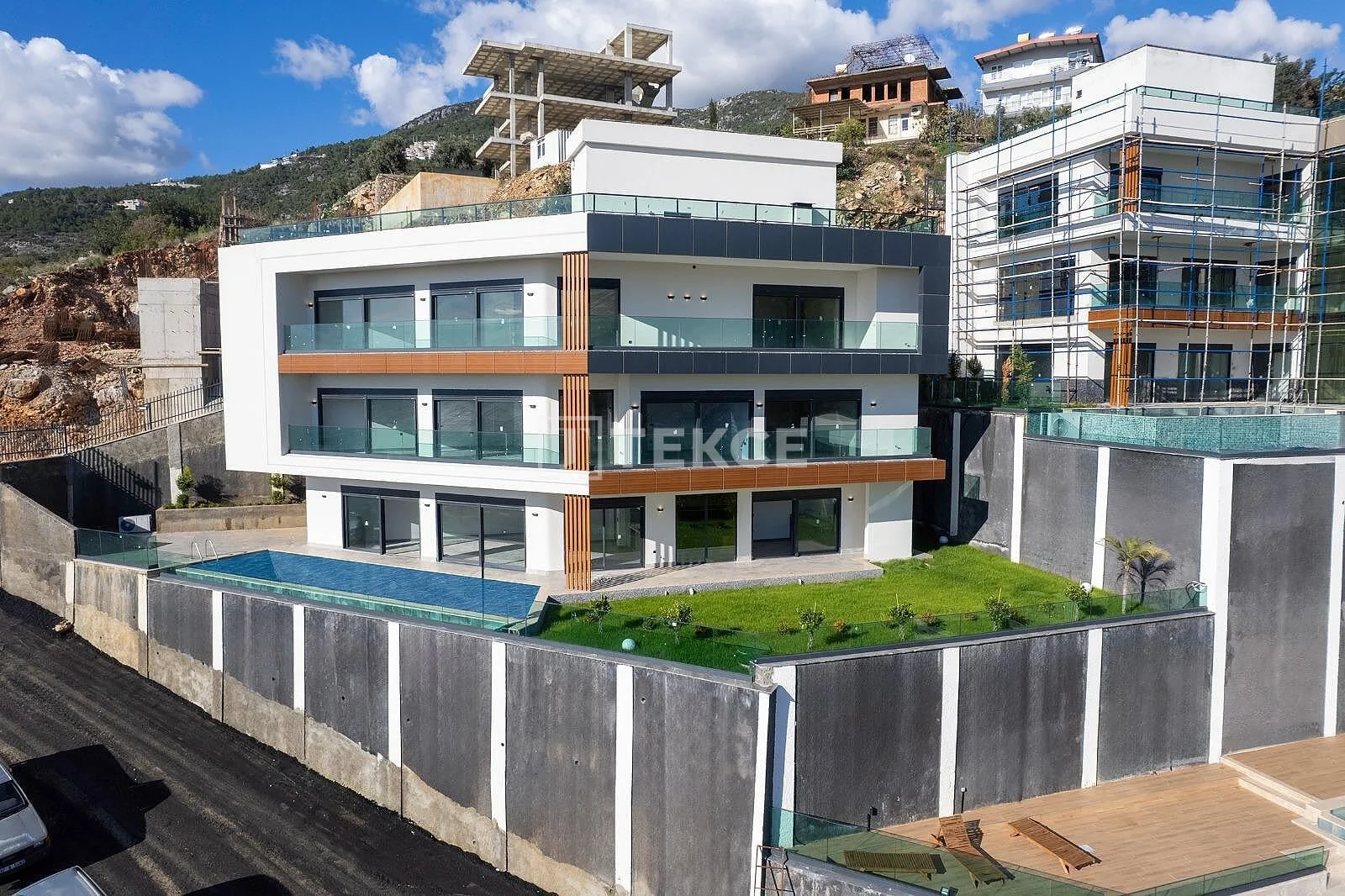 6-Bedroom Villa with Private Pool and Sea View in Cikcilli, Alanya, photo 2