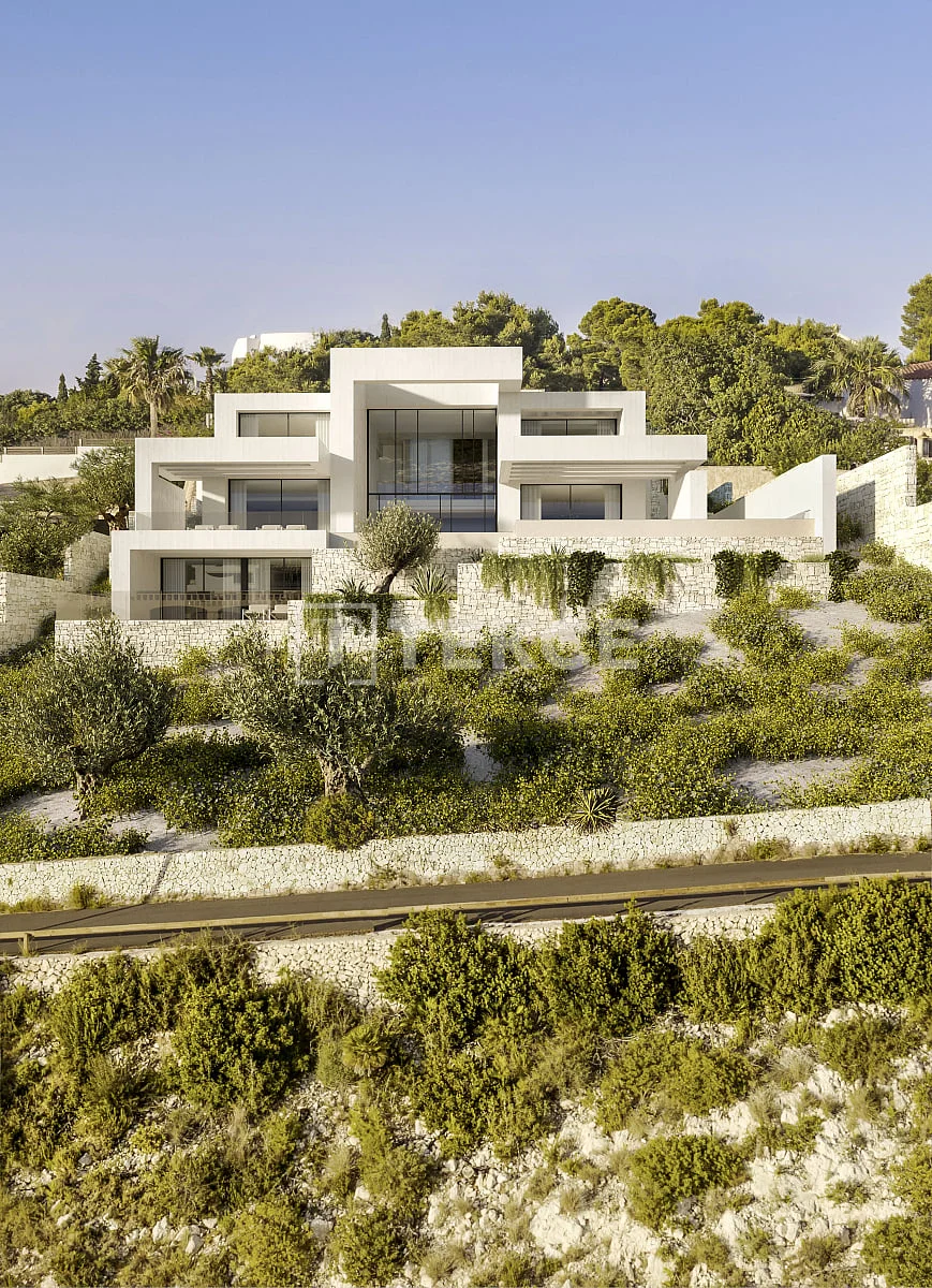 5-Bedroom Villa with Private Pool and Garden in Jávea, photo 2