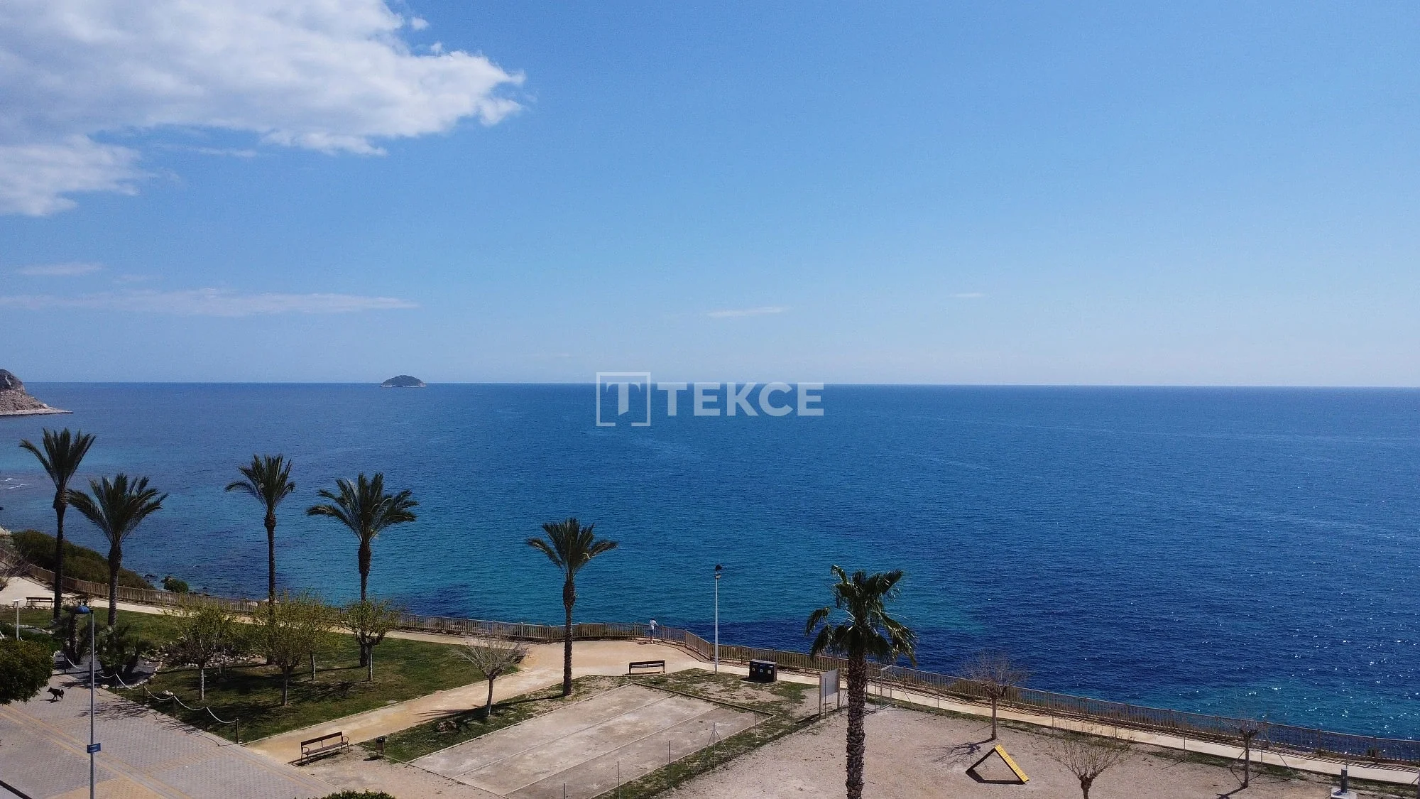 2-Bedroom Apartment 500 m from the Beach in Villajoyosa, photo 2