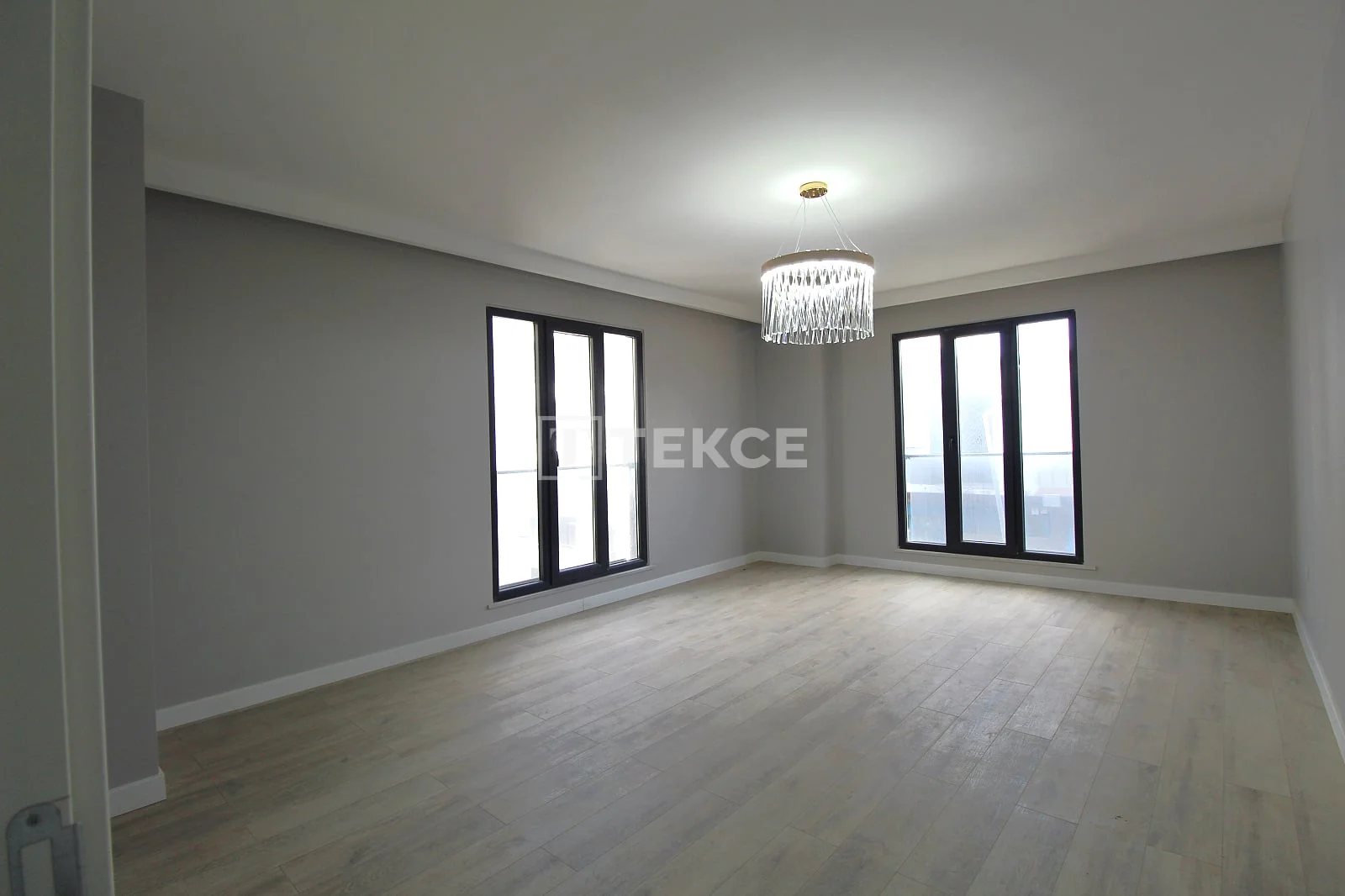 3-Bedroom Apartment with City View in Istanbul, photo 4