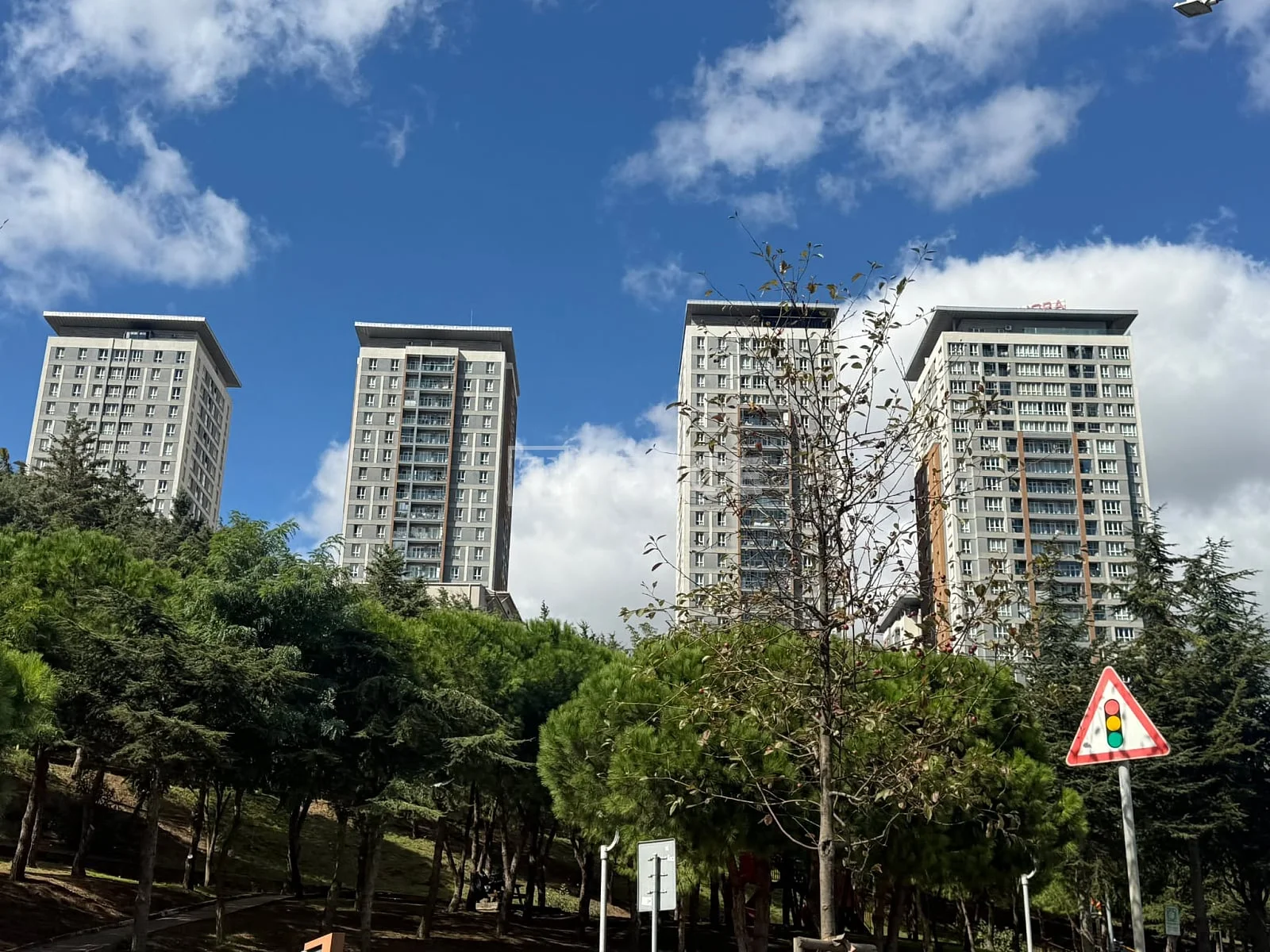 2-Bedroom Apartment with City View in Istanbul, photo 5