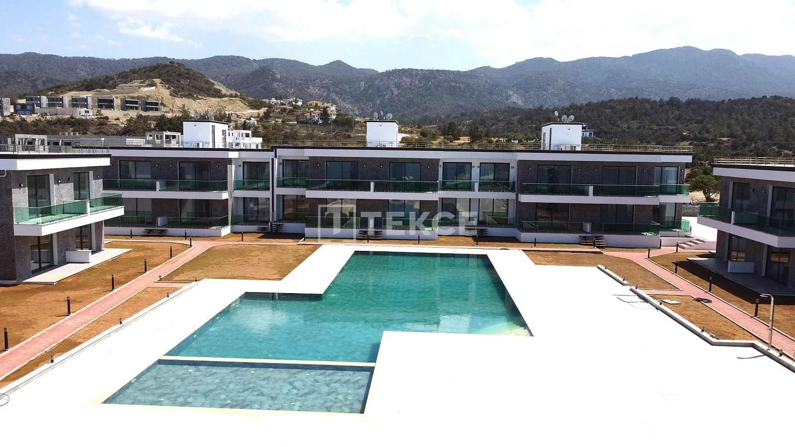 1-Bedroom Penthouse with Sea View in Kyrenia, photo 2