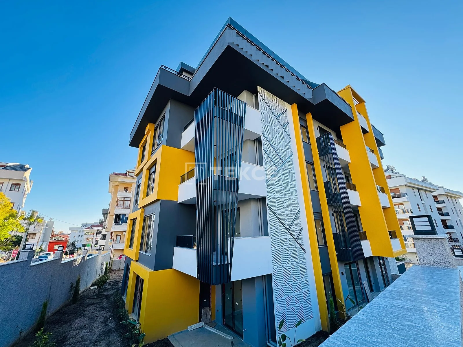2-Bedroom Apartment with City View in Alanya, photo 3