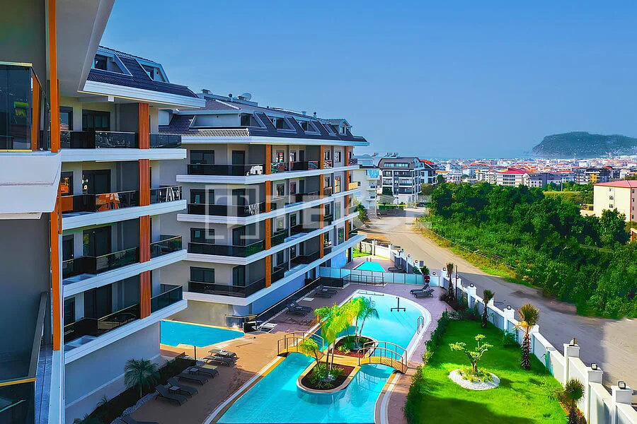 2-Bedroom Apartment with Balcony and Terrace in Alanya