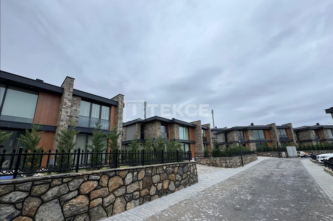 6-Bedroom Villa with Private Pool in Fatih, Istanbul, photo 5