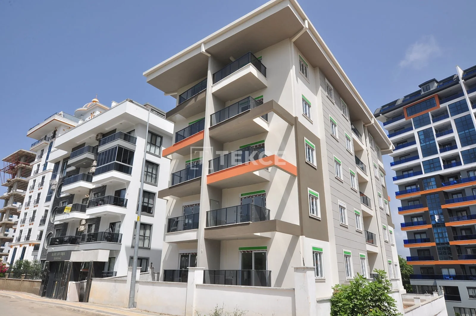 1-Bedroom Apartment with Balcony and Terrace in Mahmutlar, Alanya, photo 2