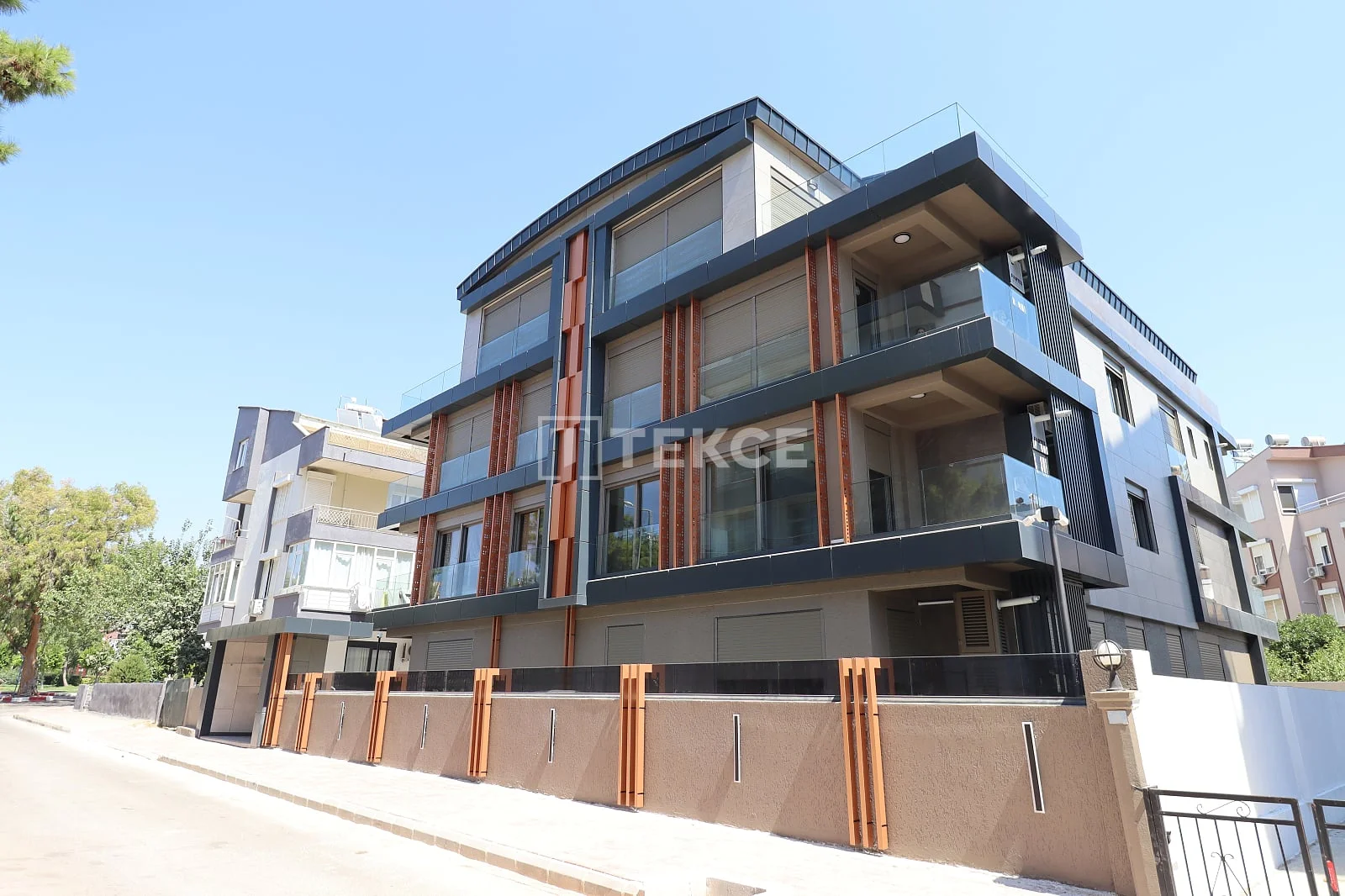 4-Bedroom Apartment with Sea View in Muratpasa, Antalya, photo 3