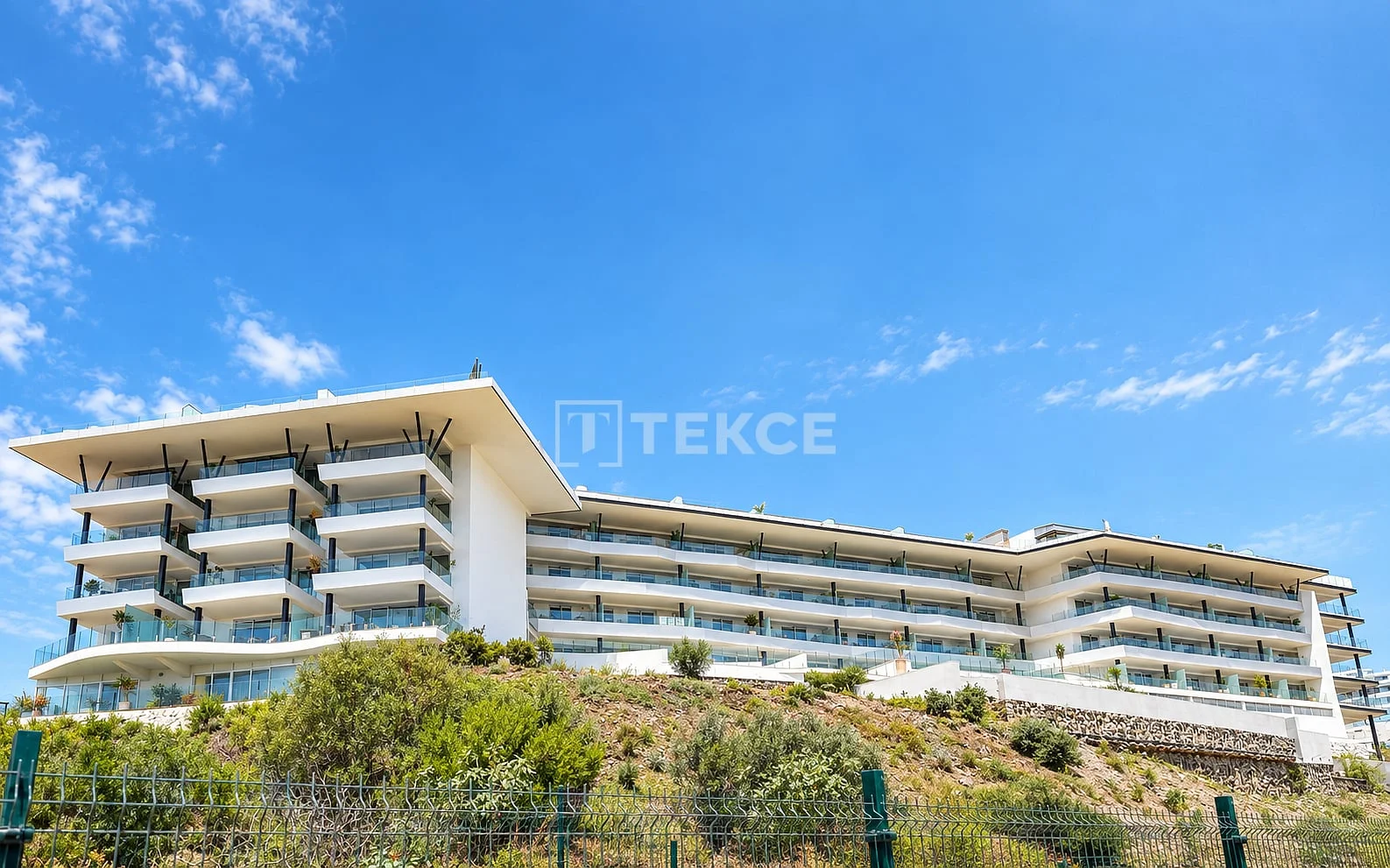 2-Bedroom Apartment with Panoramic Sea View in Fuengirola, photo 2