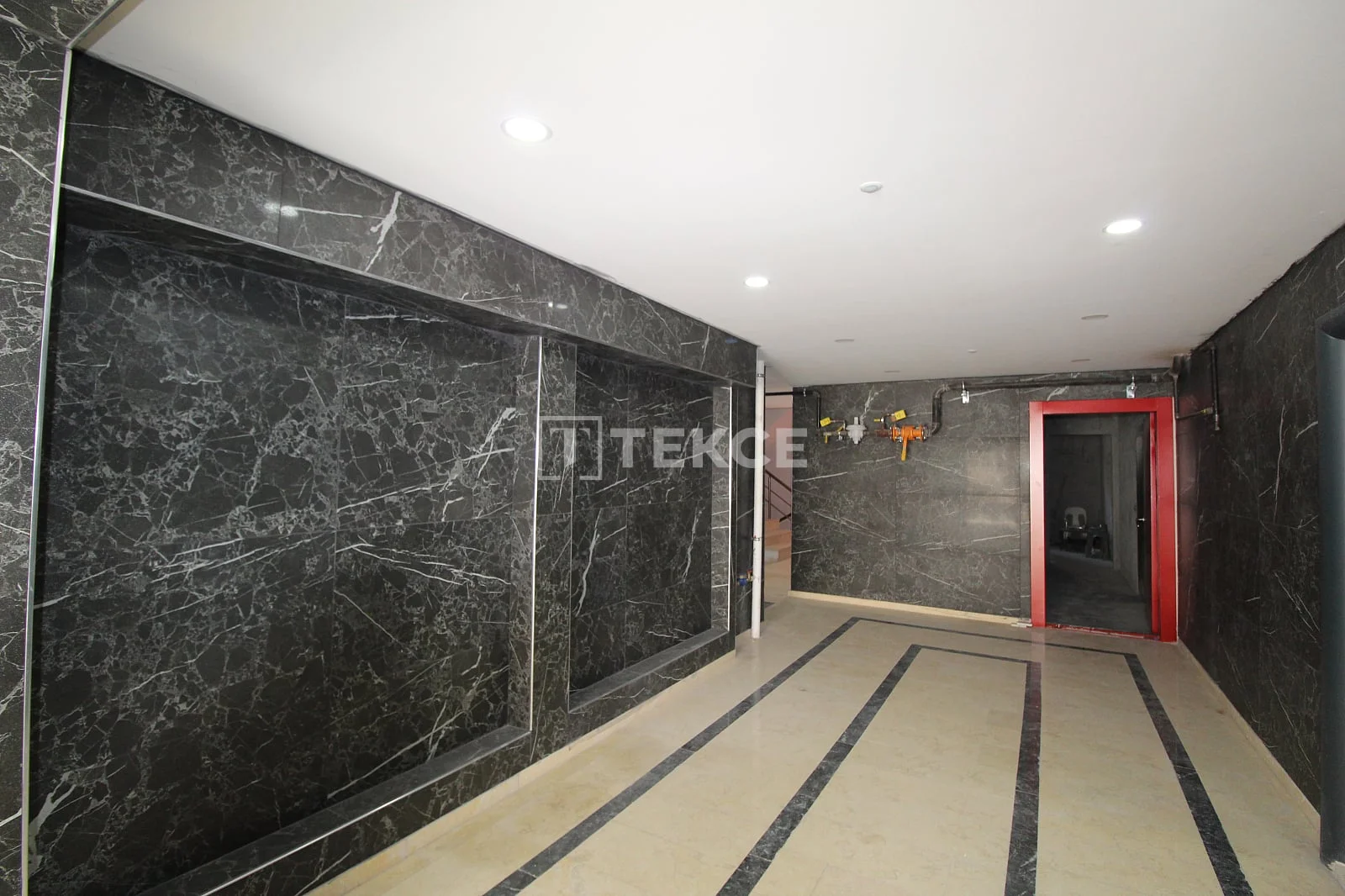 3-Bedroom Apartment with City View in Istanbul, photo 3