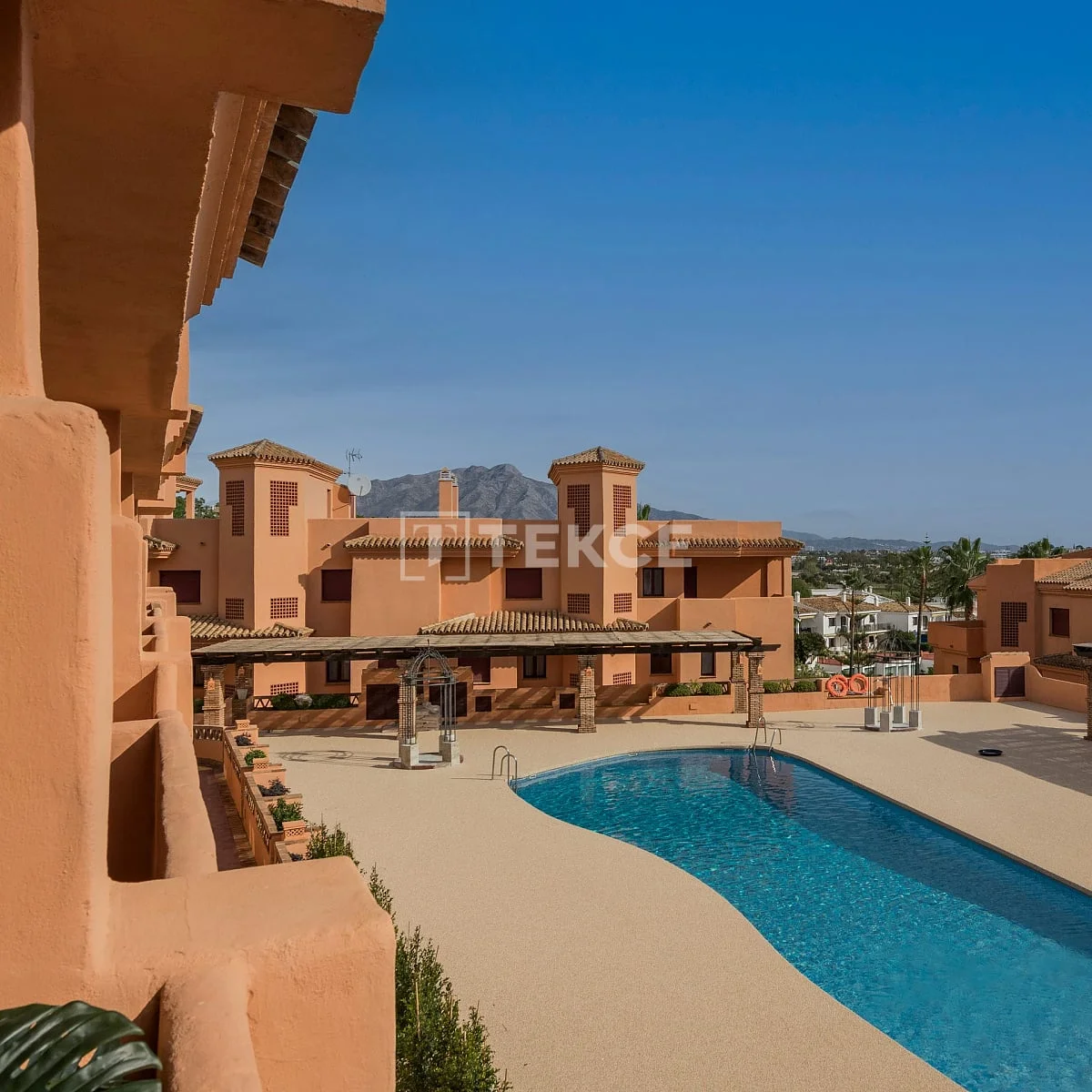 3-Bedroom Penthouse and Apartments with Shared Pool in Benahavís, photo 4