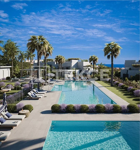 3-Bedroom Penthouse and Apartments with Sea View and Private Garden in Casares, photo 2