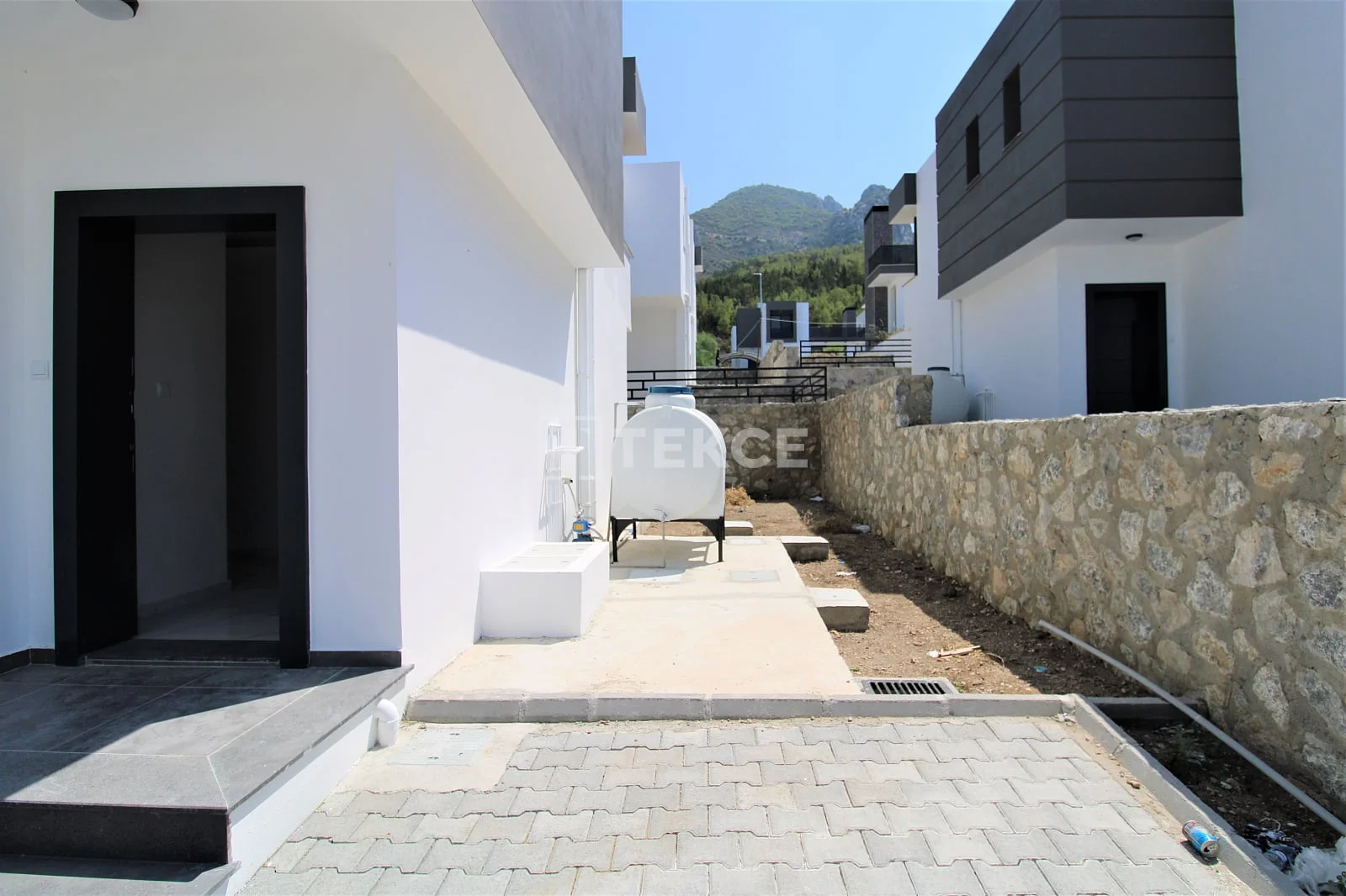 4-Bedroom Villa with Private Pool and Sea Views in Kyrenia, photo 3