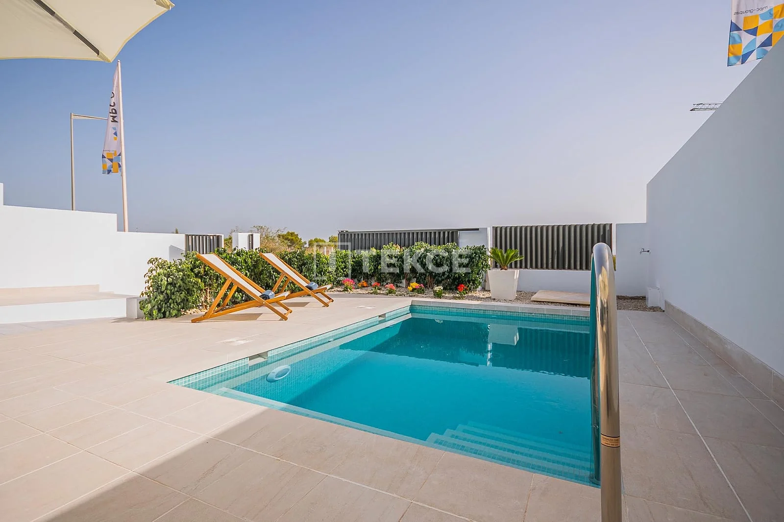 3-Bedroom Villa with Private Pool and Garden in Torrevieja, photo 4