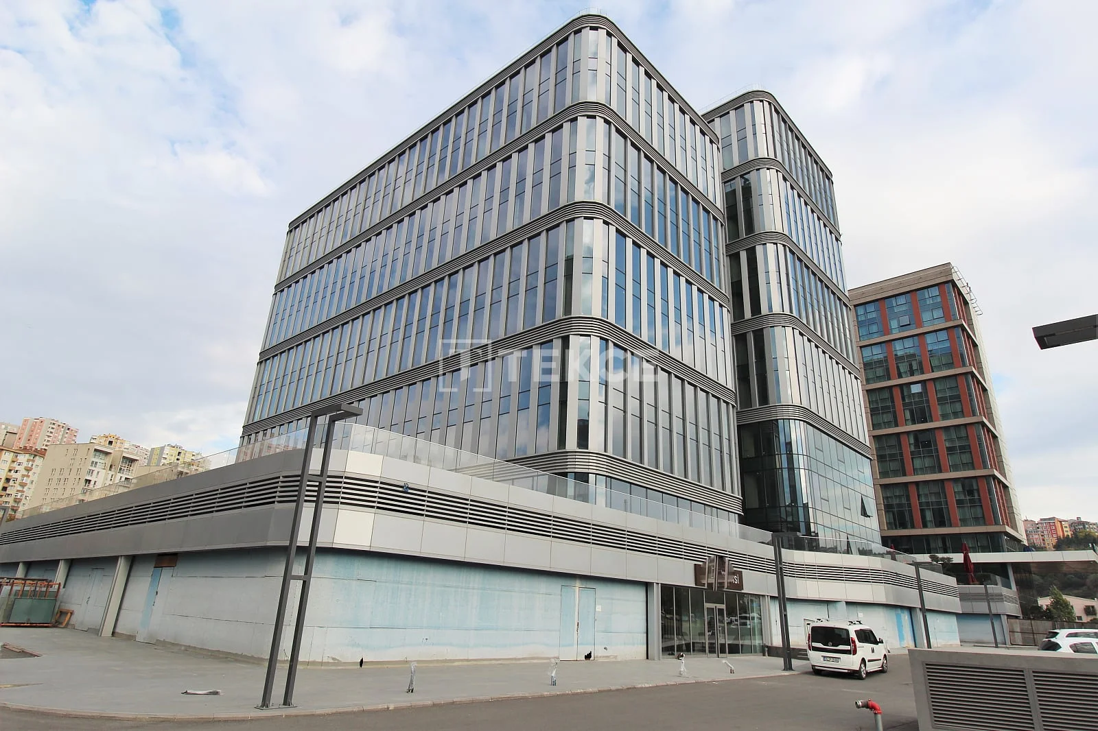 Commercial Space 1,502 m² in Kagithane, Istanbul