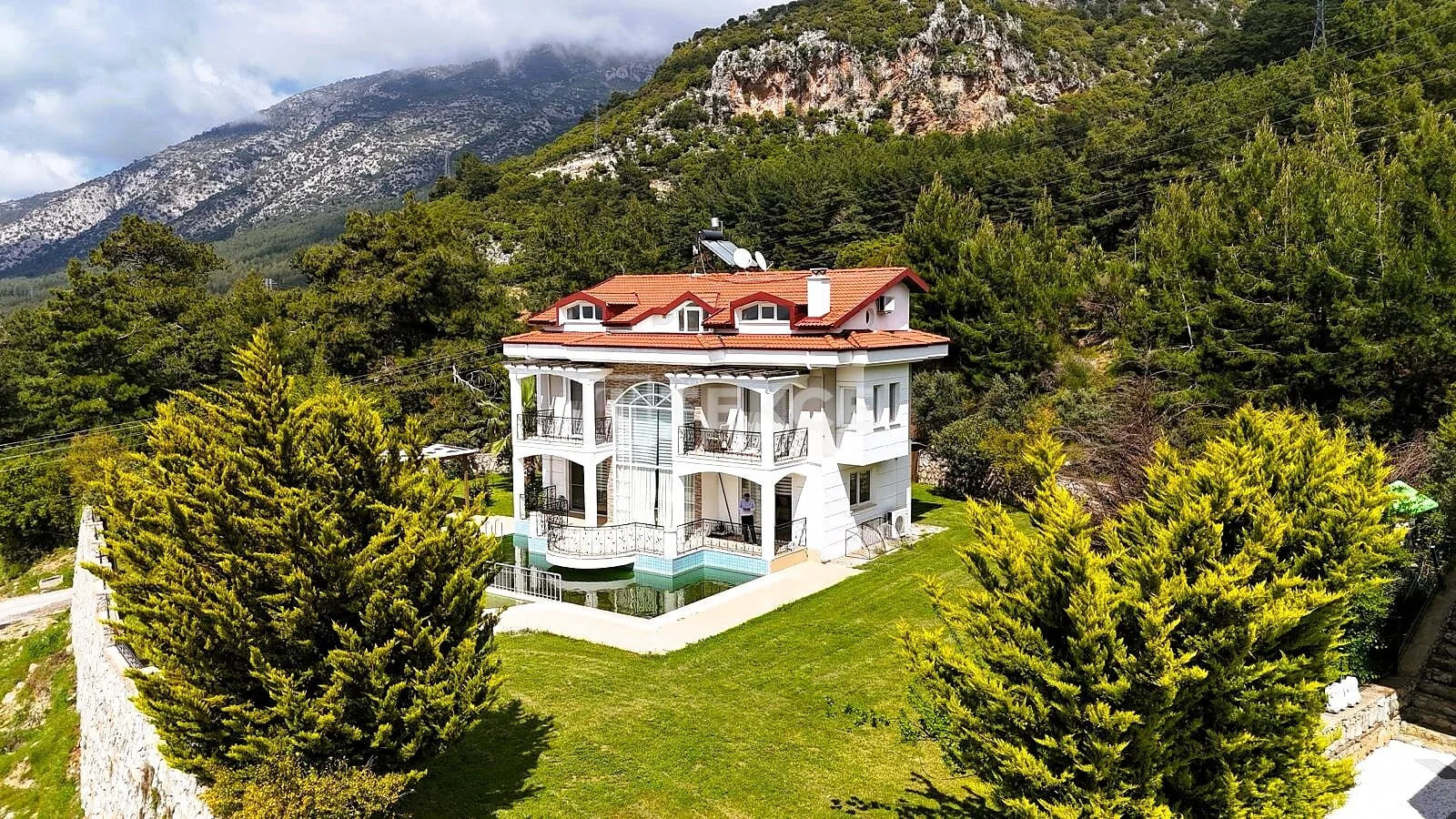 5-Bedroom Villa with Private Pool and Garden in Fethiye, photo 5